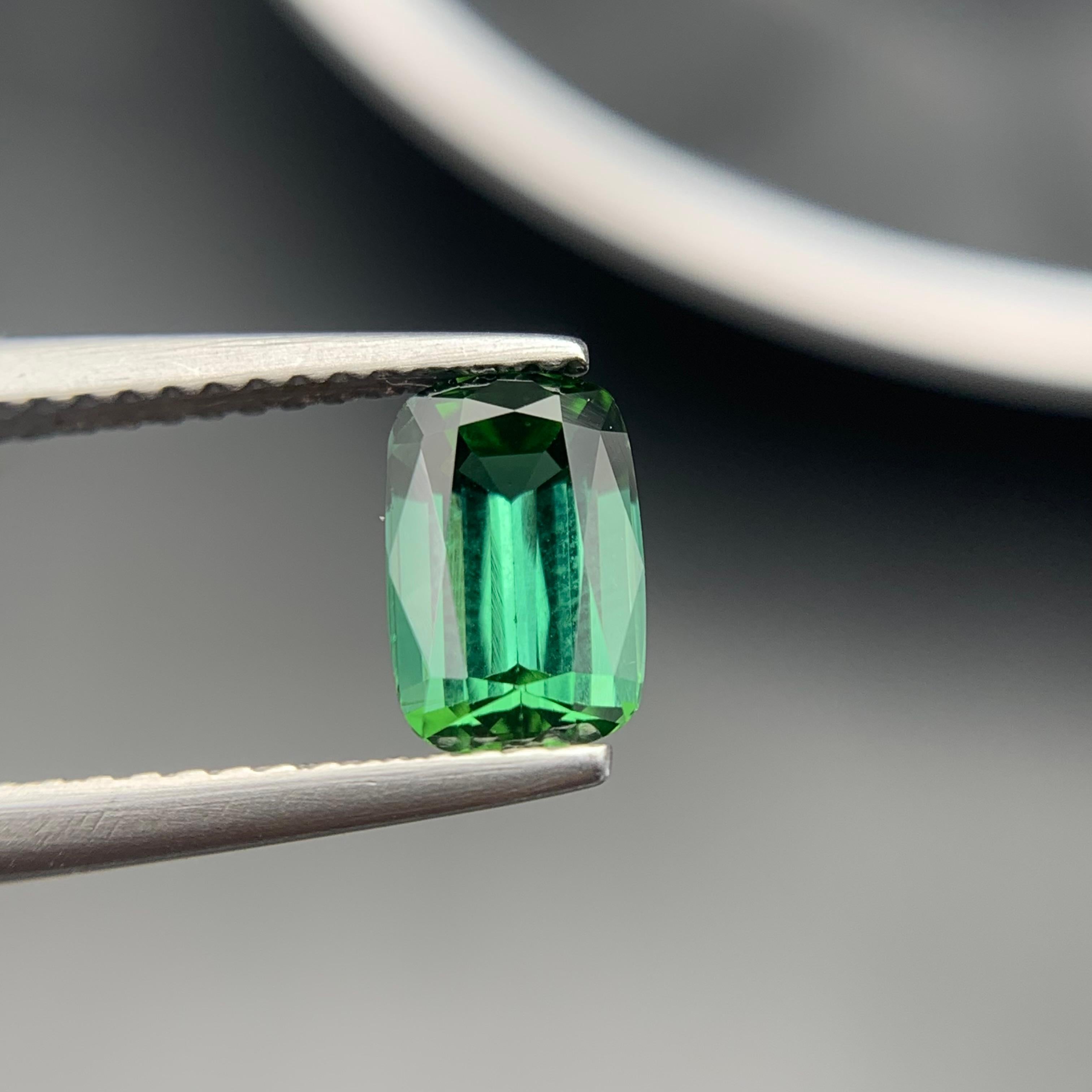 Bague en tourmaline naturelle vert bleuté profond taille coussin de 1,40 carat en vente 4