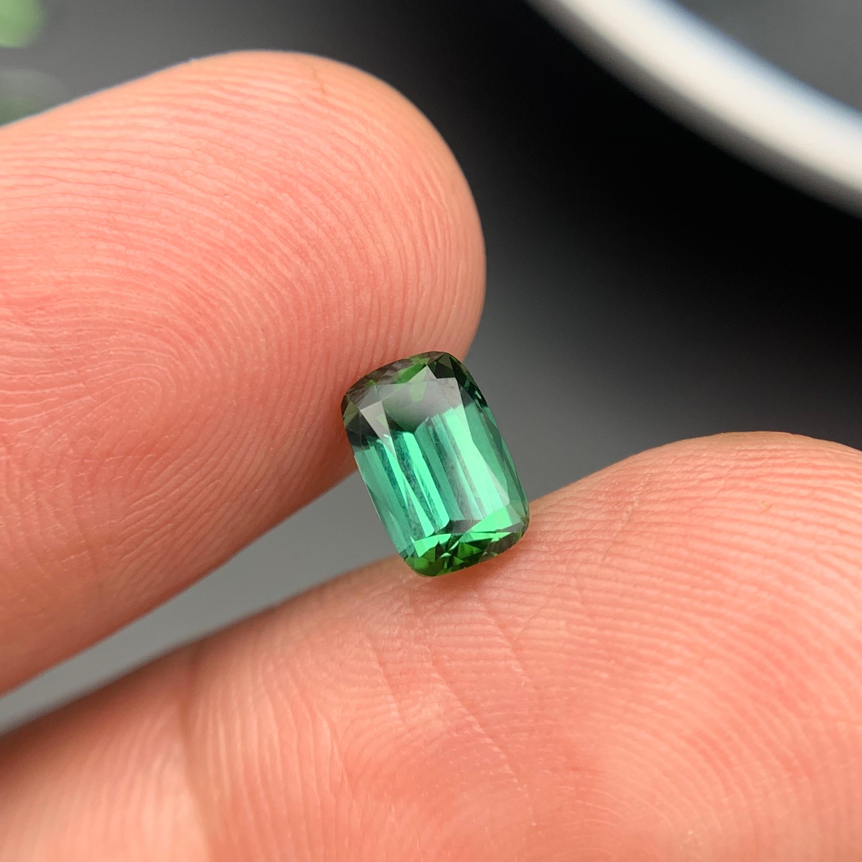 Bague en tourmaline naturelle vert bleuté profond taille coussin de 1,40 carat en vente 5