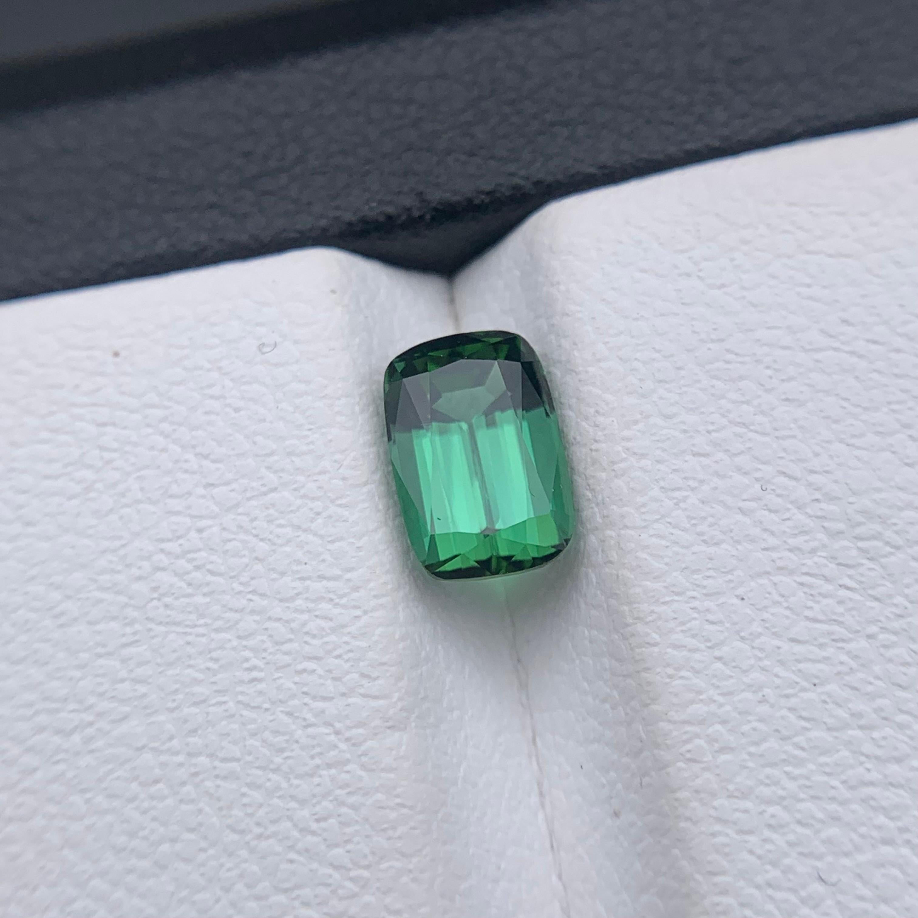 Bague en tourmaline naturelle vert bleuté profond taille coussin de 1,40 carat en vente 7