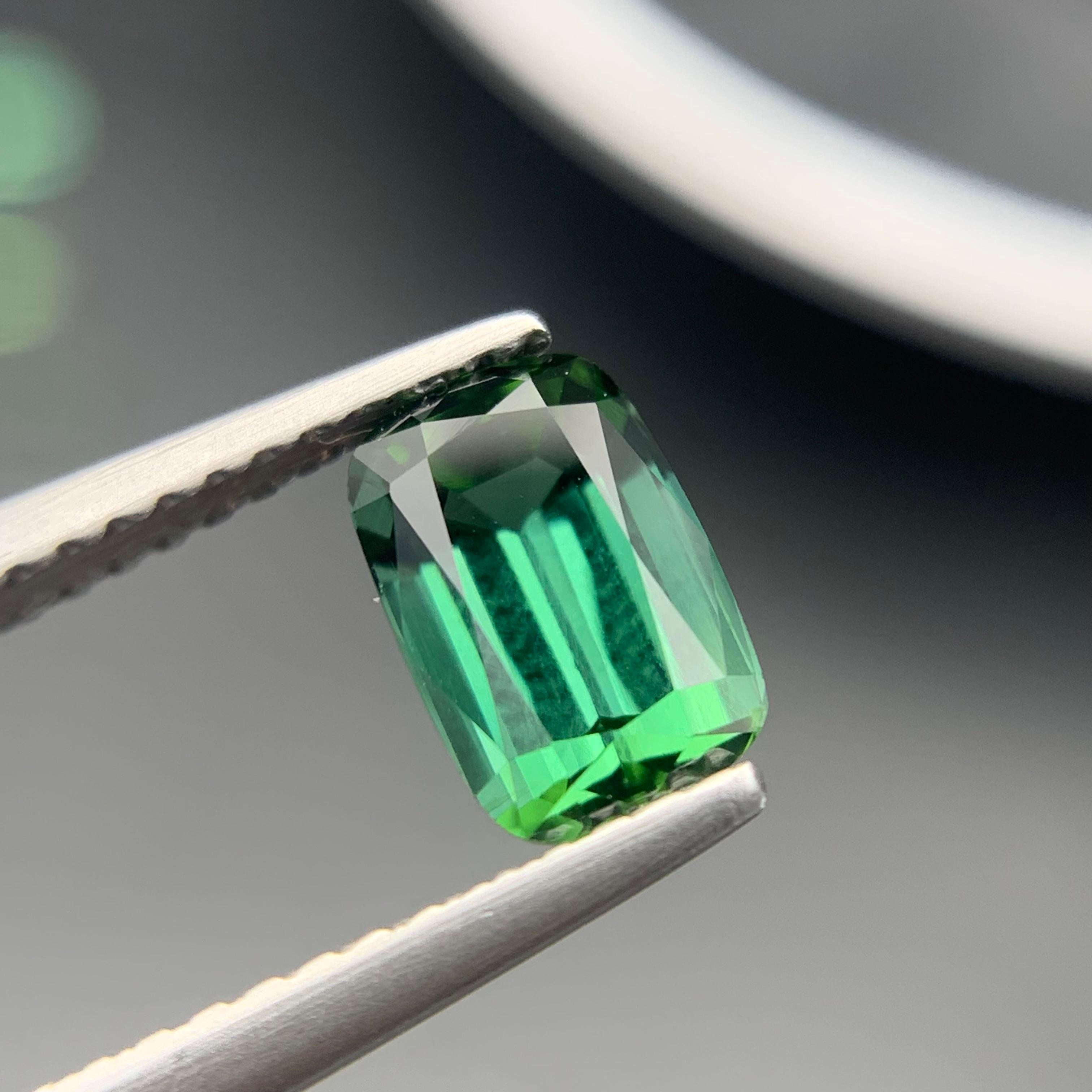Contemporain Bague en tourmaline naturelle vert bleuté profond taille coussin de 1,40 carat en vente