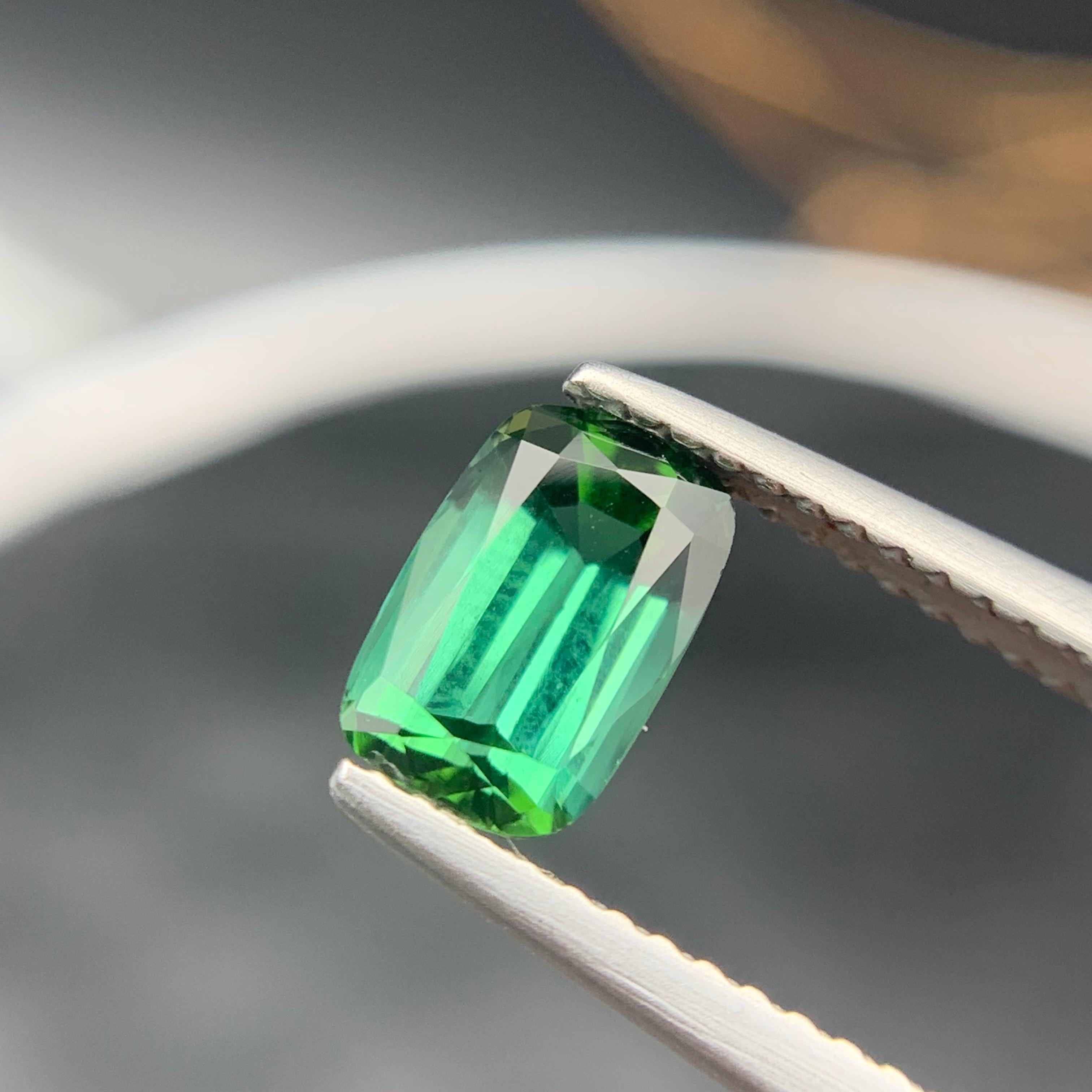 Bague en tourmaline naturelle vert bleuté profond taille coussin de 1,40 carat en vente 2