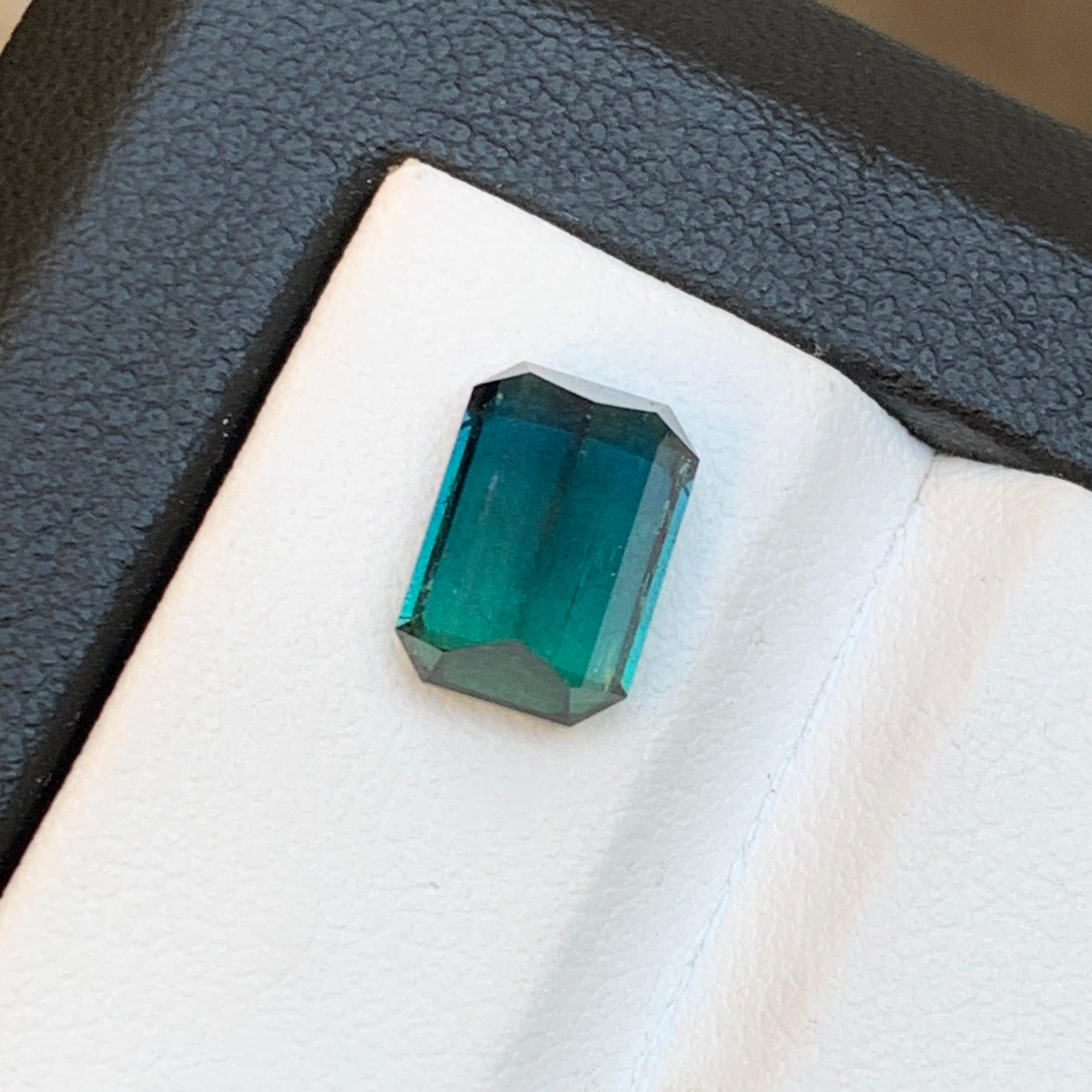 Anello con tormalina naturale bicolore verde scuro, gemma sfusa da 3,10 ct Jewell in vendita 3
