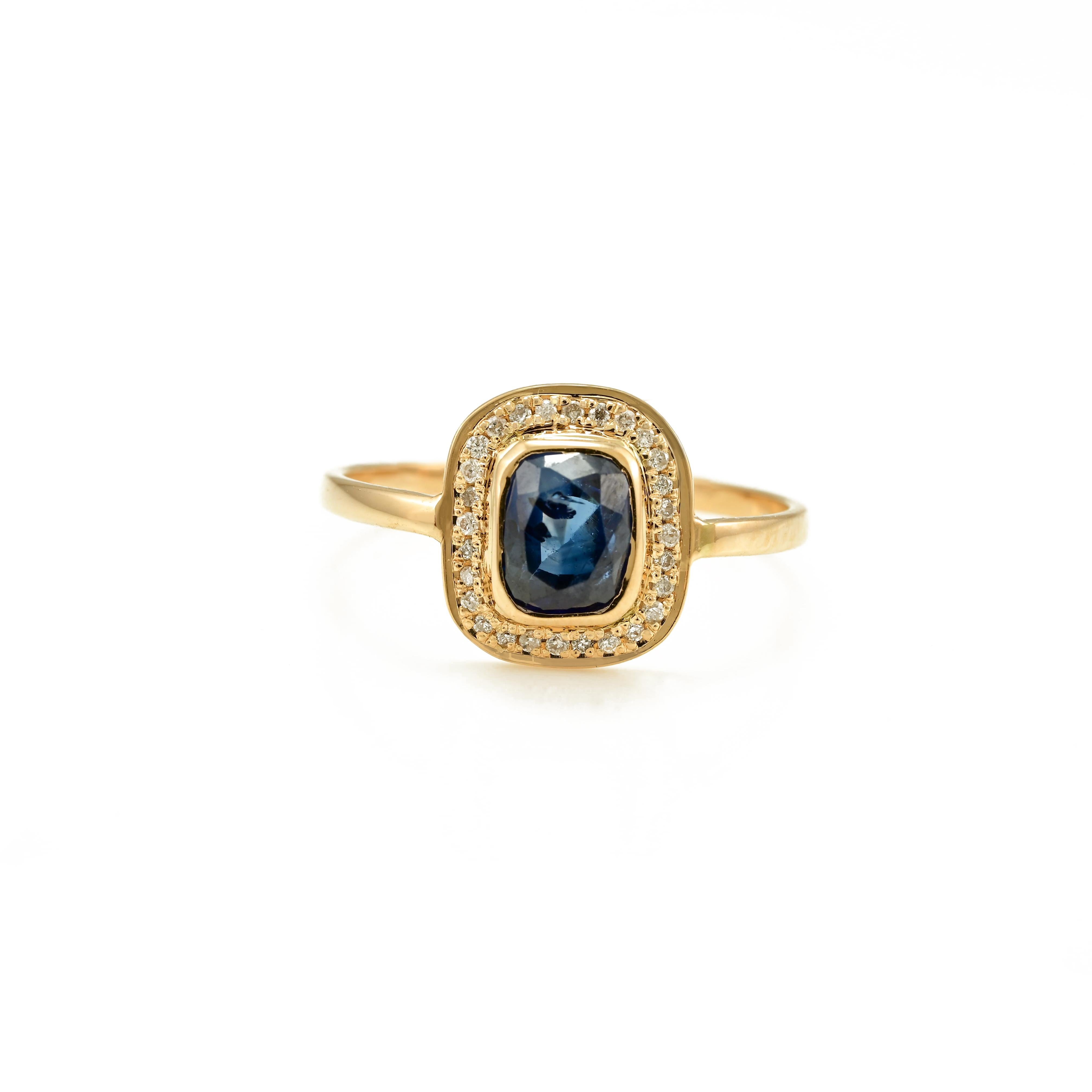 For Sale:  Vintage Deep Bright Blue Sapphire and Diamond Halo Ring 18k Solid Yellow Gold 8