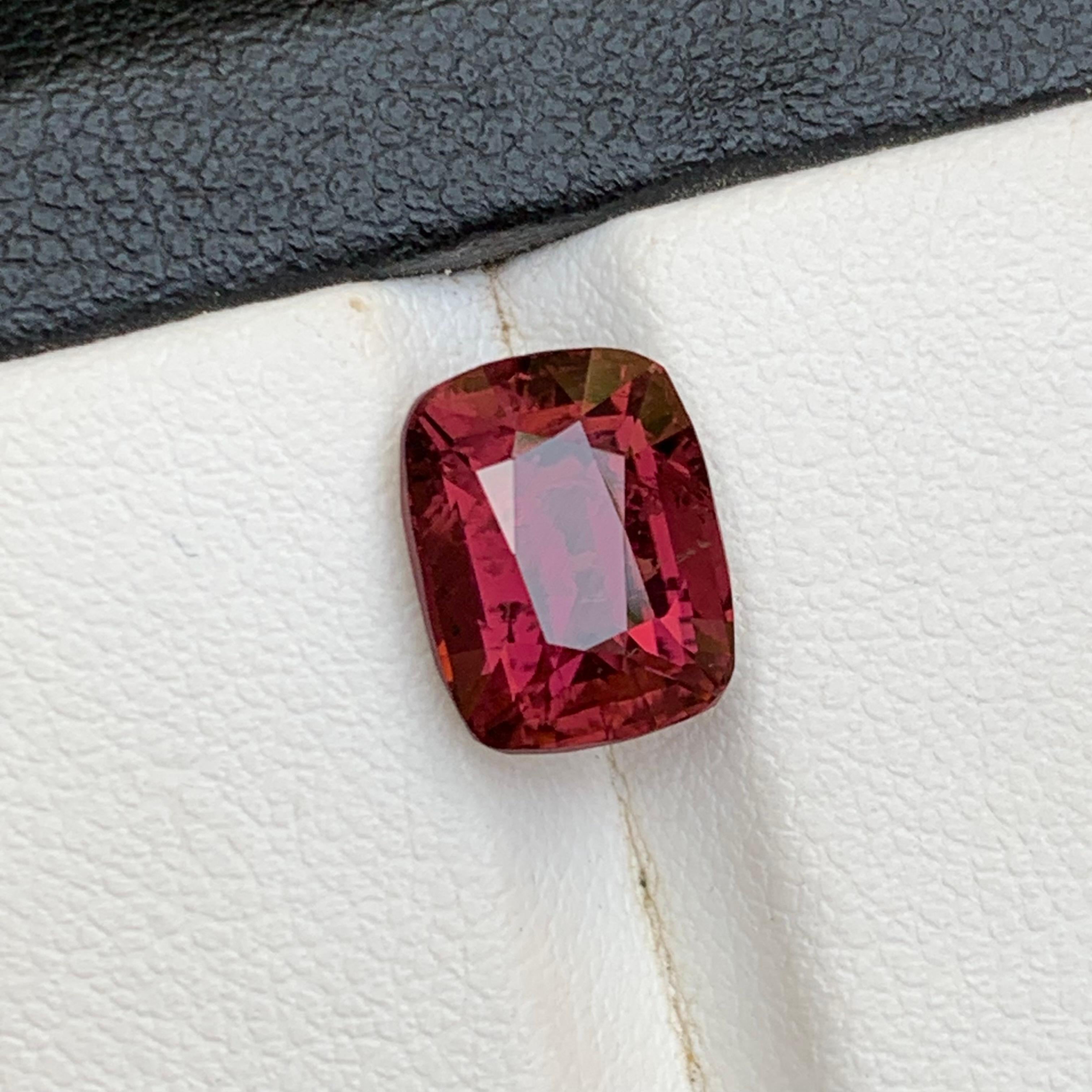 Tourmaline rose foncé 3.73Ct Cushion Cut Natural Loose Gemstone for Ring Unisexe en vente