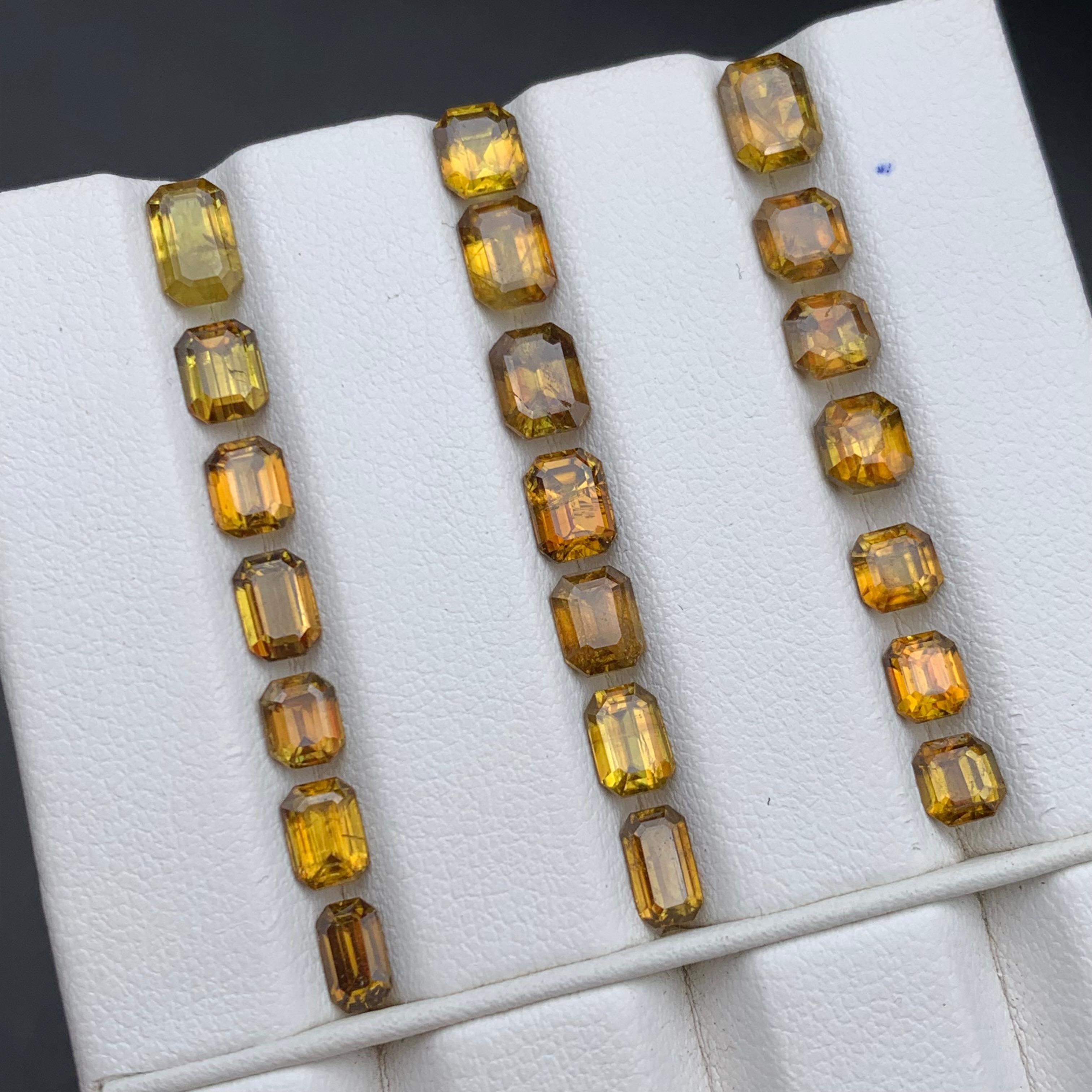 Pierres précieuses non serties Sphene/Titanite jaune brunâtre profond Lot 13.30 carats Neuf - En vente à Peshawar, PK