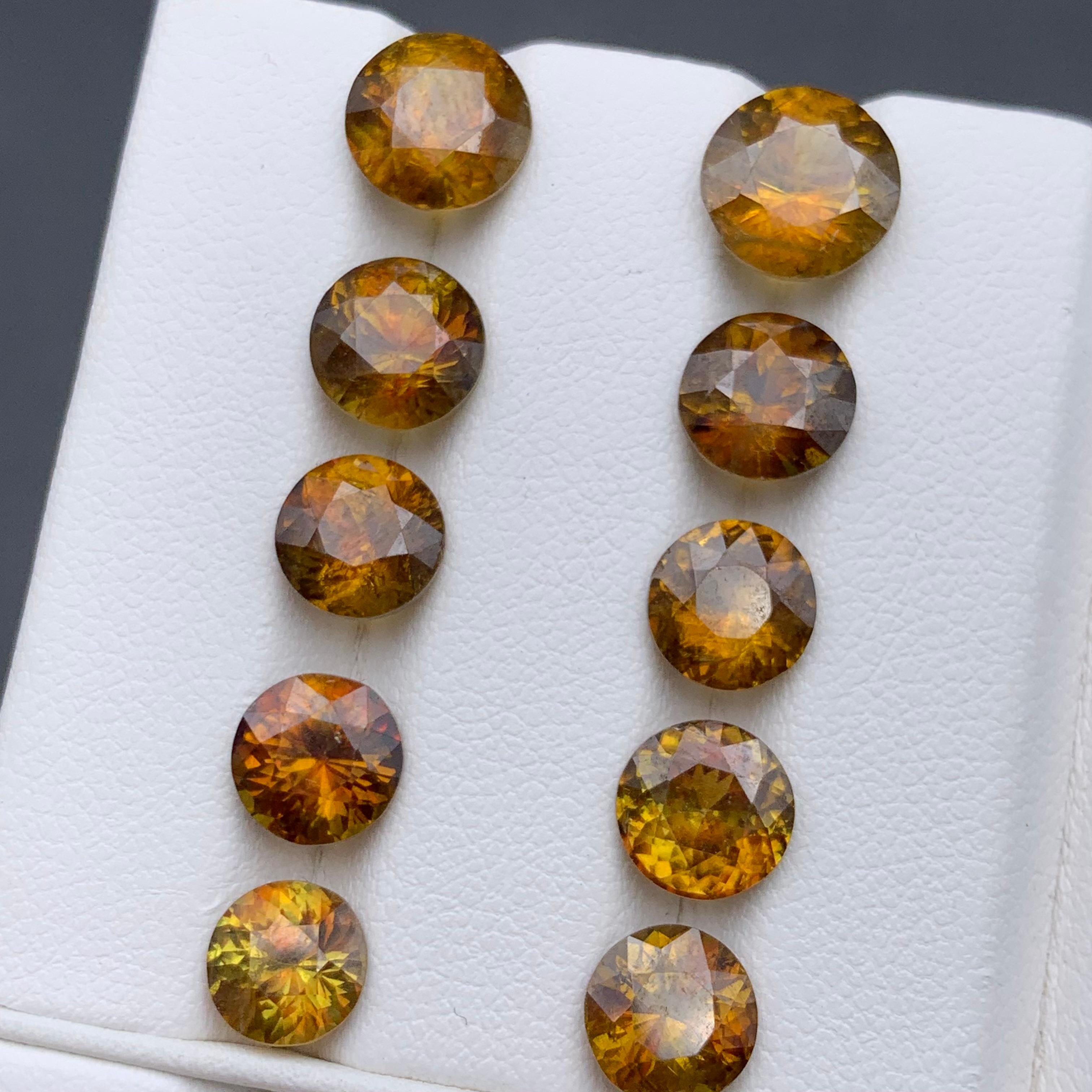 Sphene/Titanite naturelle jaune foncé  Pierres en vrac Lot 17.35 Ct Round en vente 4