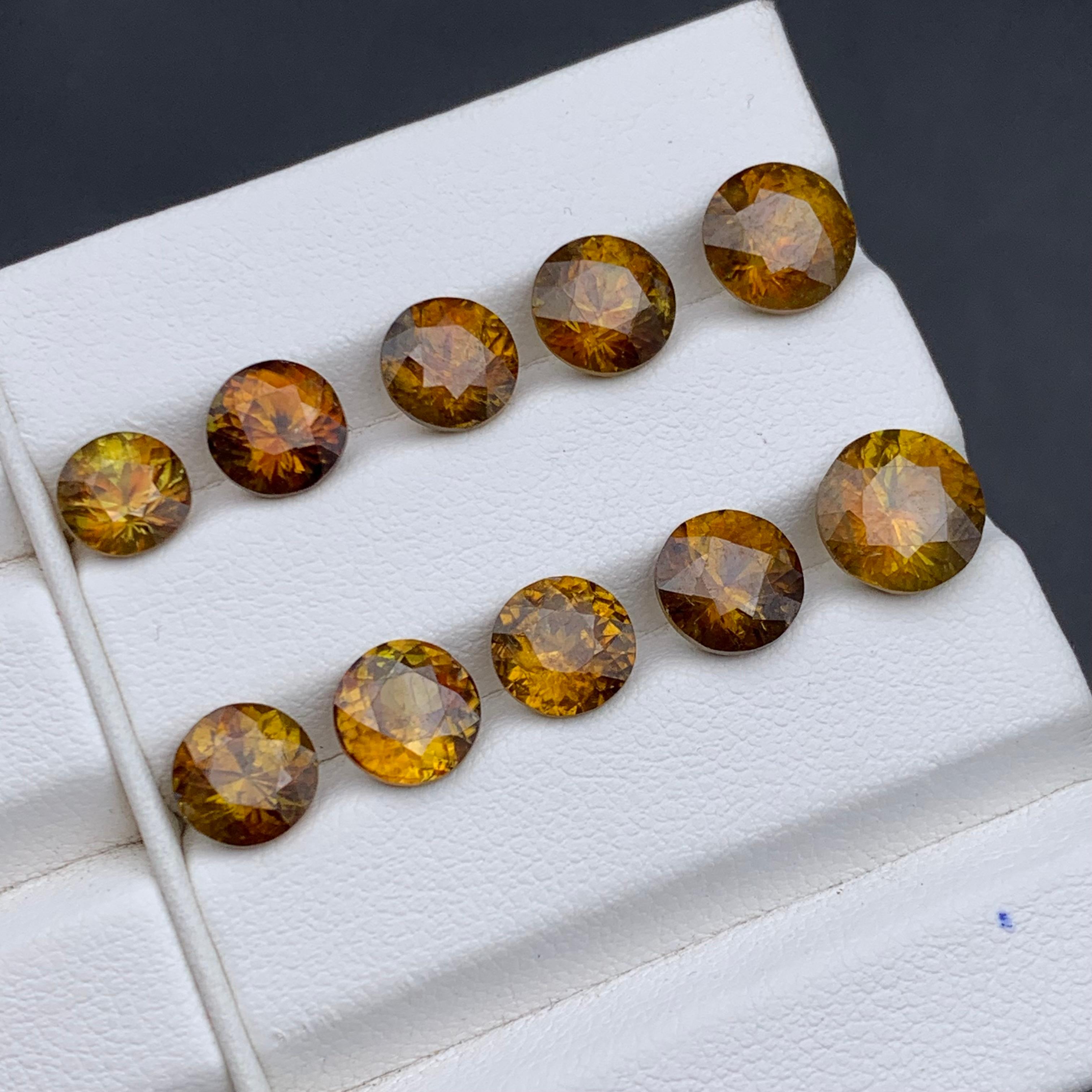 Sphene/Titanite naturelle jaune foncé  Pierres en vrac Lot 17.35 Ct Round en vente 2