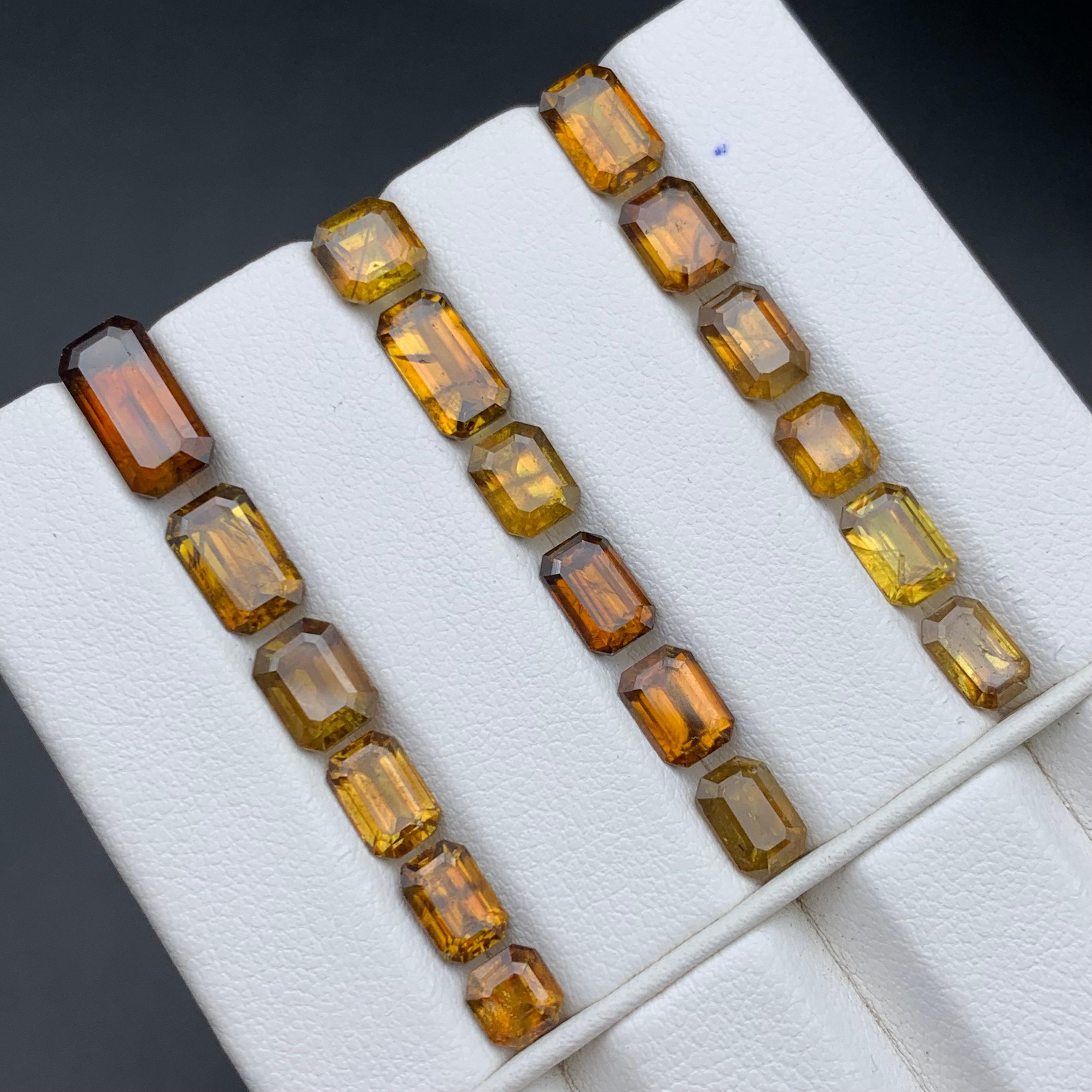 Pierres précieuses non serties Sphene/Titanite jaune brunâtre profond Lot 20.20 carats en vente 3