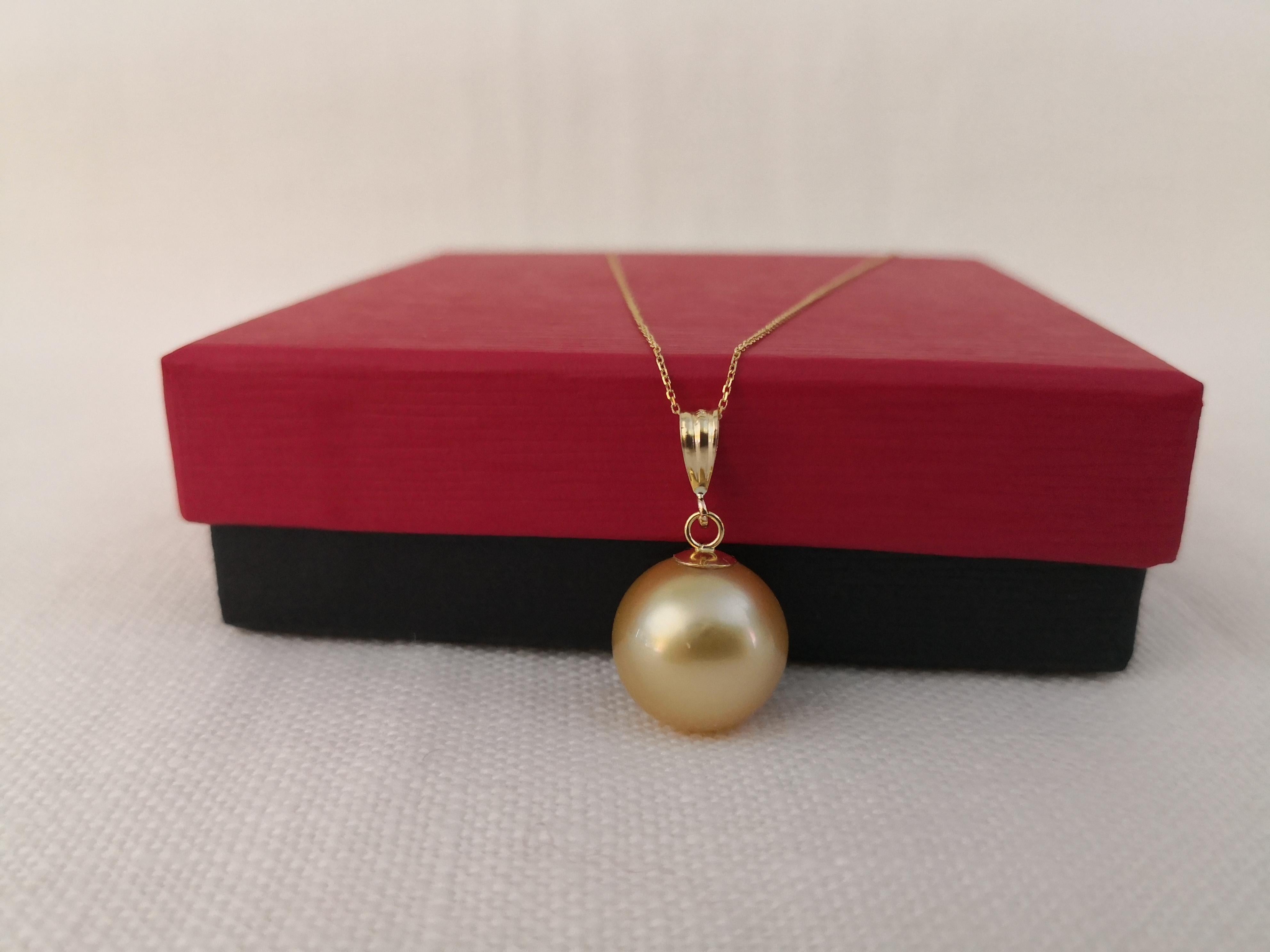 Contemporary Deep Golden Color South Sea Pearl Round, Gold Pendant Necklace For Sale