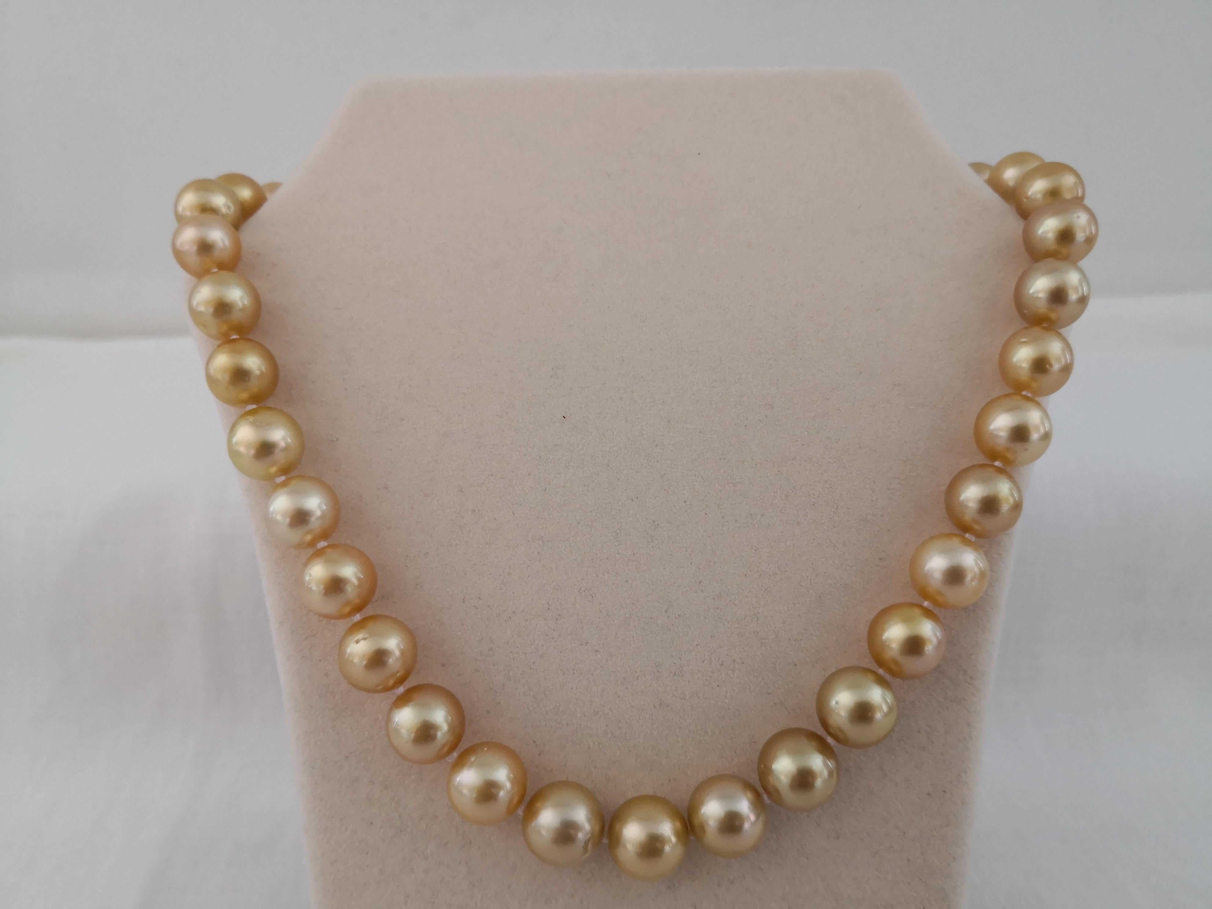A Natural Color South Sea Pearls, from Indonesia ocean waters. A Deep Golden Color Pearls necklace, This color is rare and unique and is considered the most expensive one among South Sea Pearl. This color is also known as 
