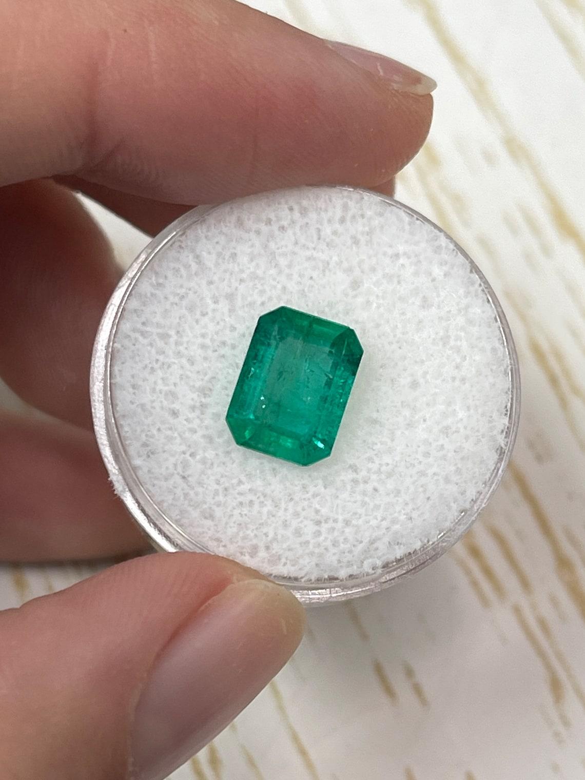 Tiefgrüner 2,50 Karat Classic Smaragd-Schliff kolumbianischer Smaragd Edelstein - Mai-Geburtsstein im Zustand „Neu“ im Angebot in Jupiter, FL
