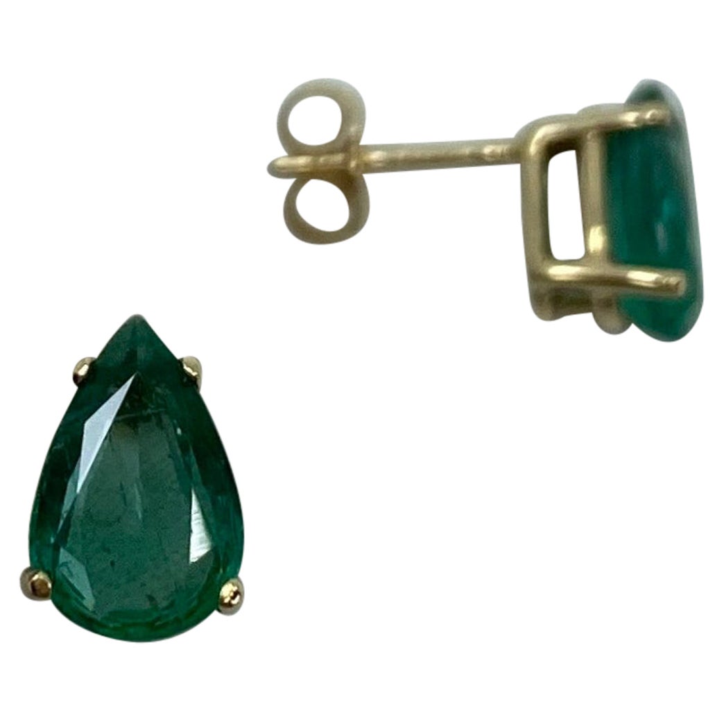 Deep Green 2.80 Carat Emerald Yellow Gold Earring Studs Pear Teardrop Cut For Sale