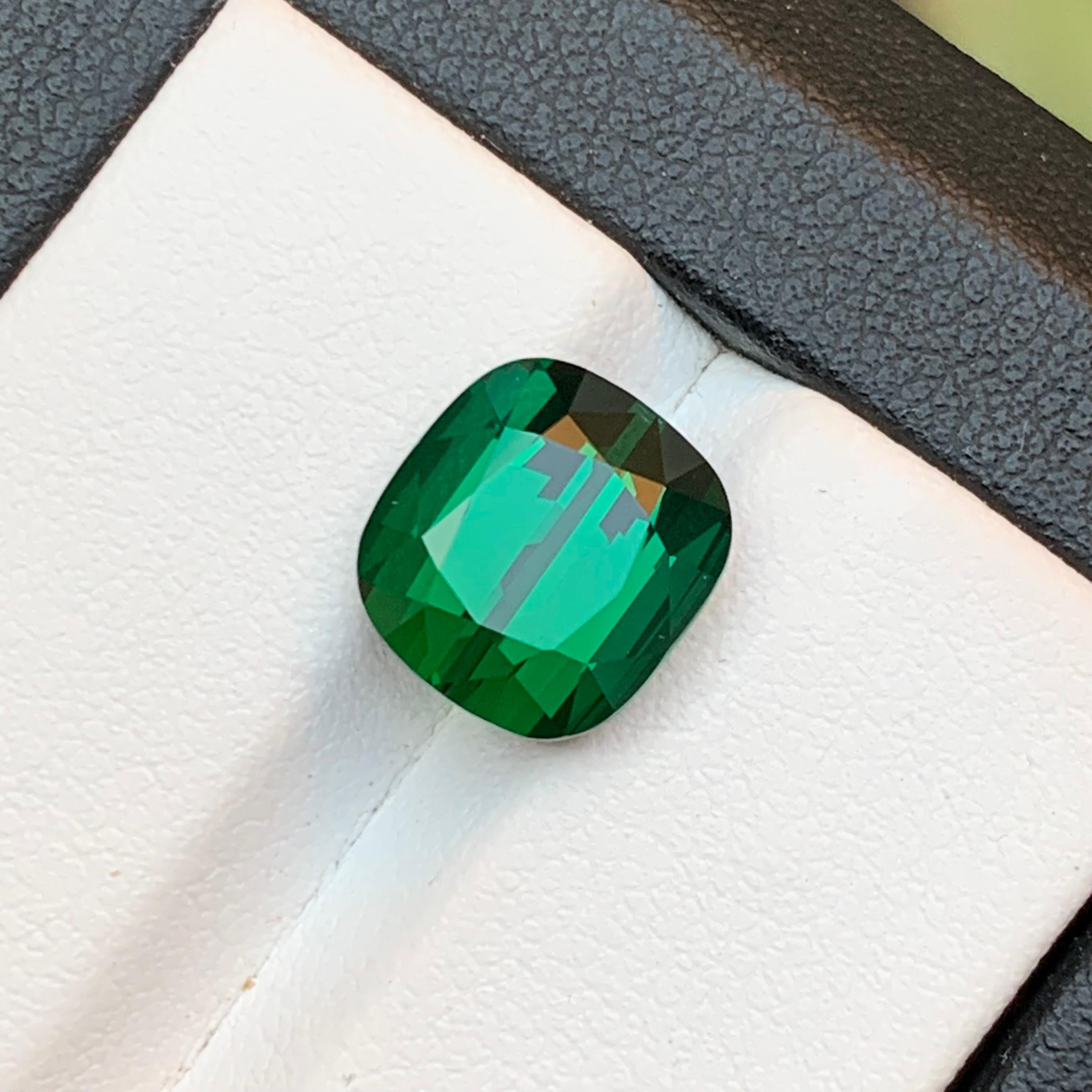 Tourmaline Naturelle de couleur vert foncé bleuté 5.90Ct Cushion Cut Jewell en vente 6