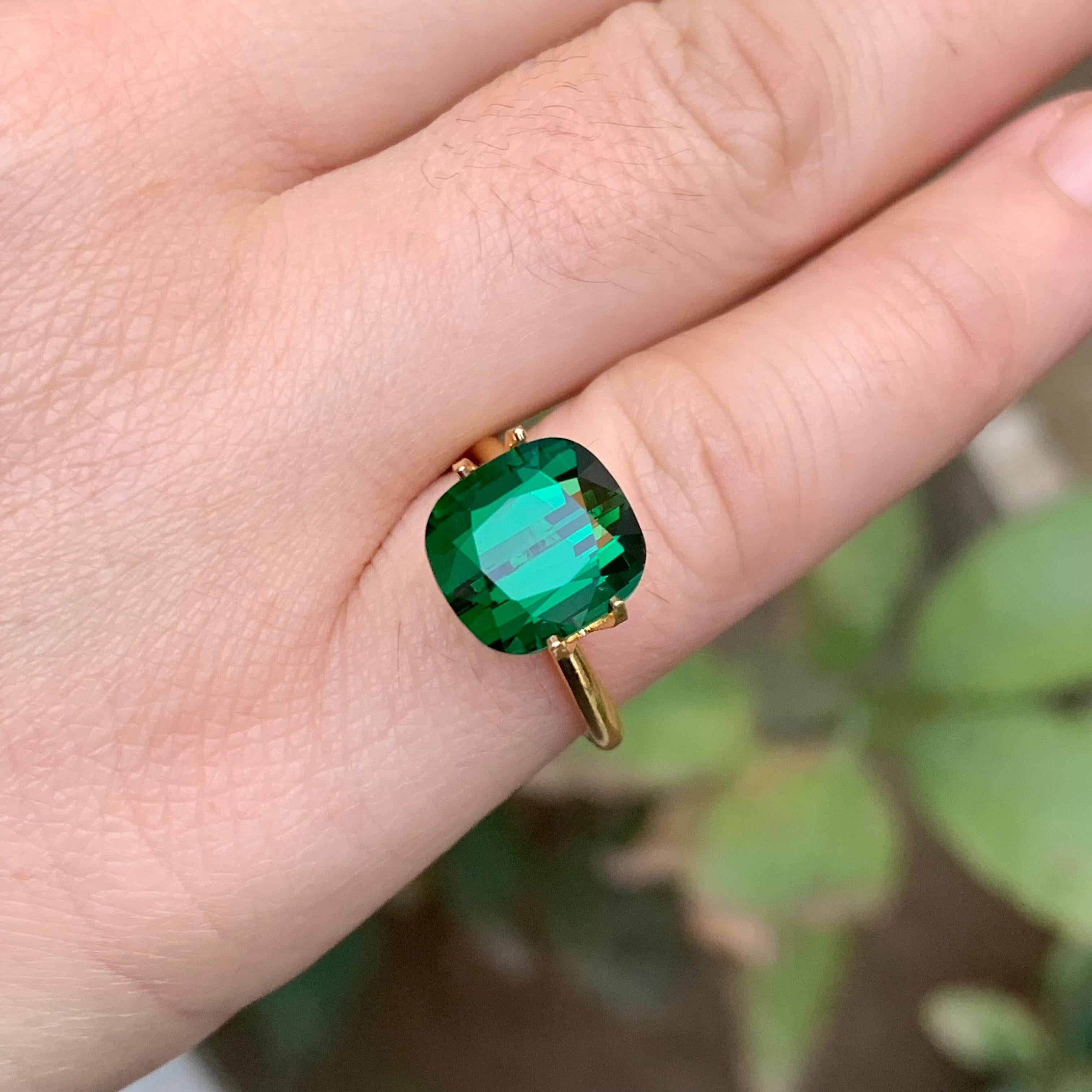 Tourmaline Naturelle de couleur vert foncé bleuté 5.90Ct Cushion Cut Jewell Neuf - En vente à Peshawar, PK