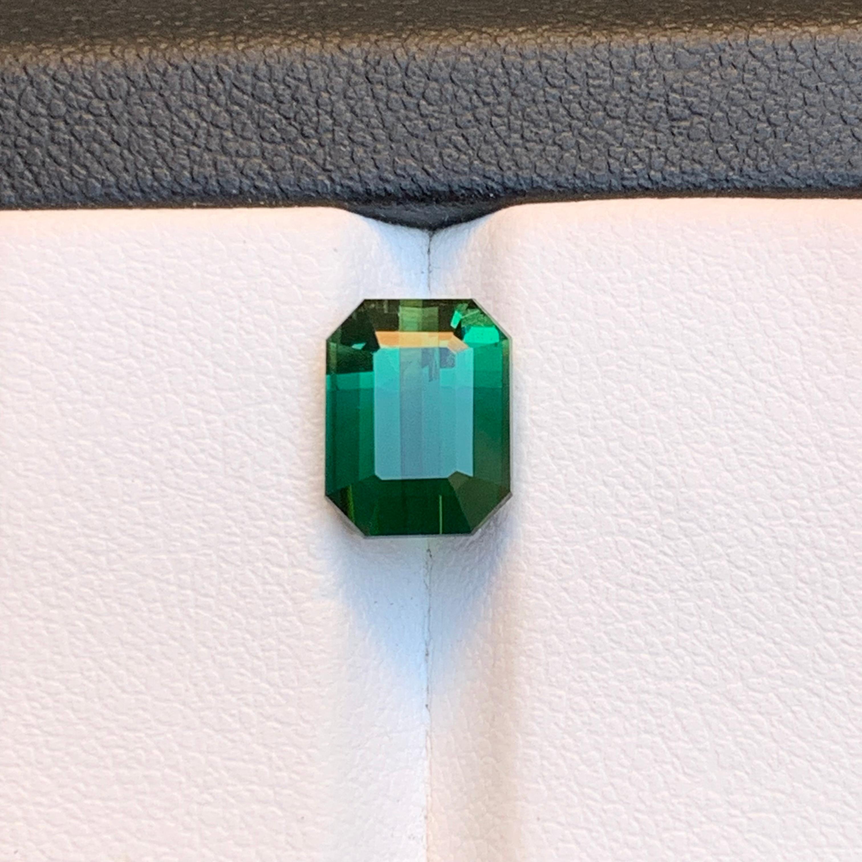 Bague en tourmaline naturelle vert foncé, taille émeraude 3,60 carats en vente 6