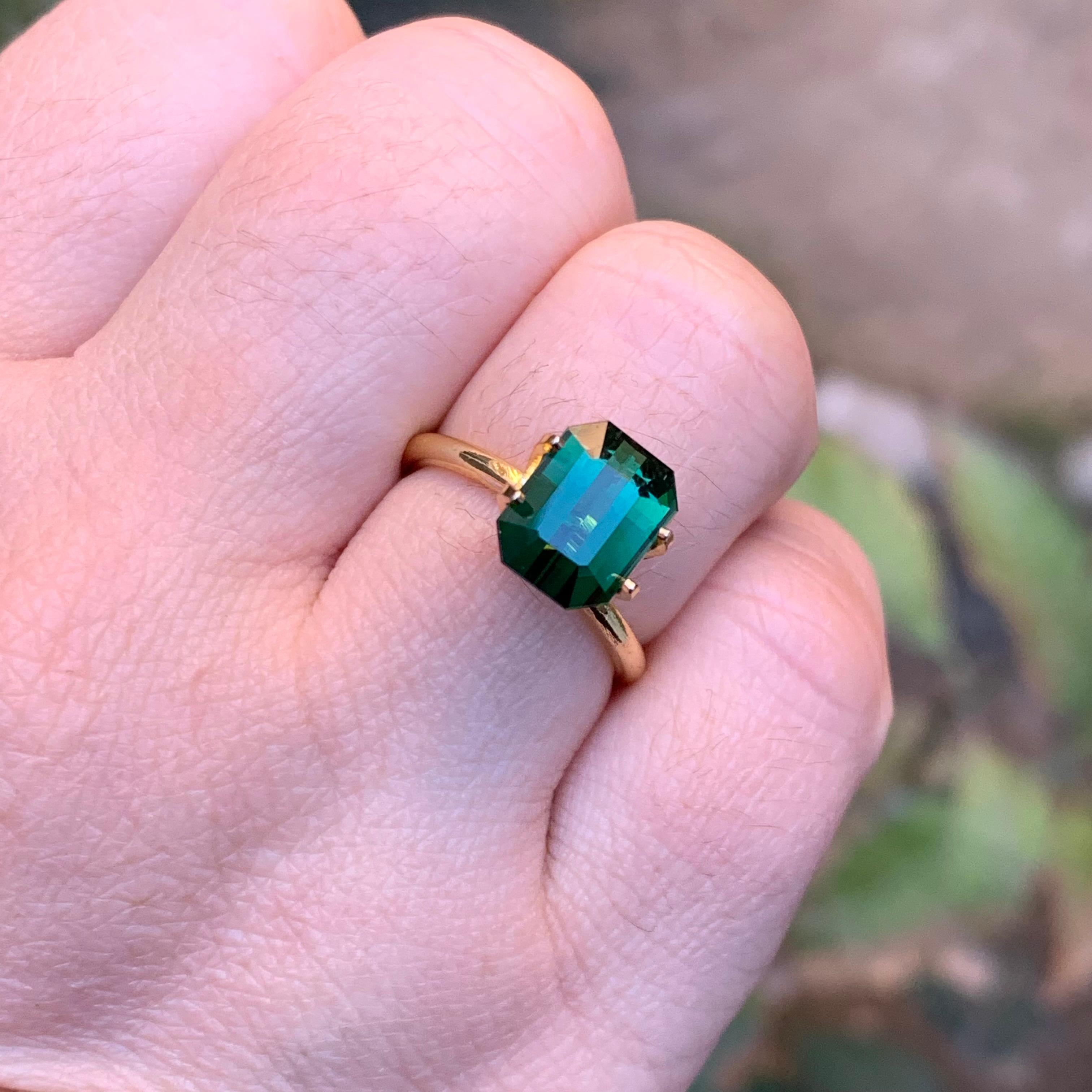 Bague en tourmaline naturelle vert foncé, taille émeraude 3,60 carats Neuf - En vente à Peshawar, PK