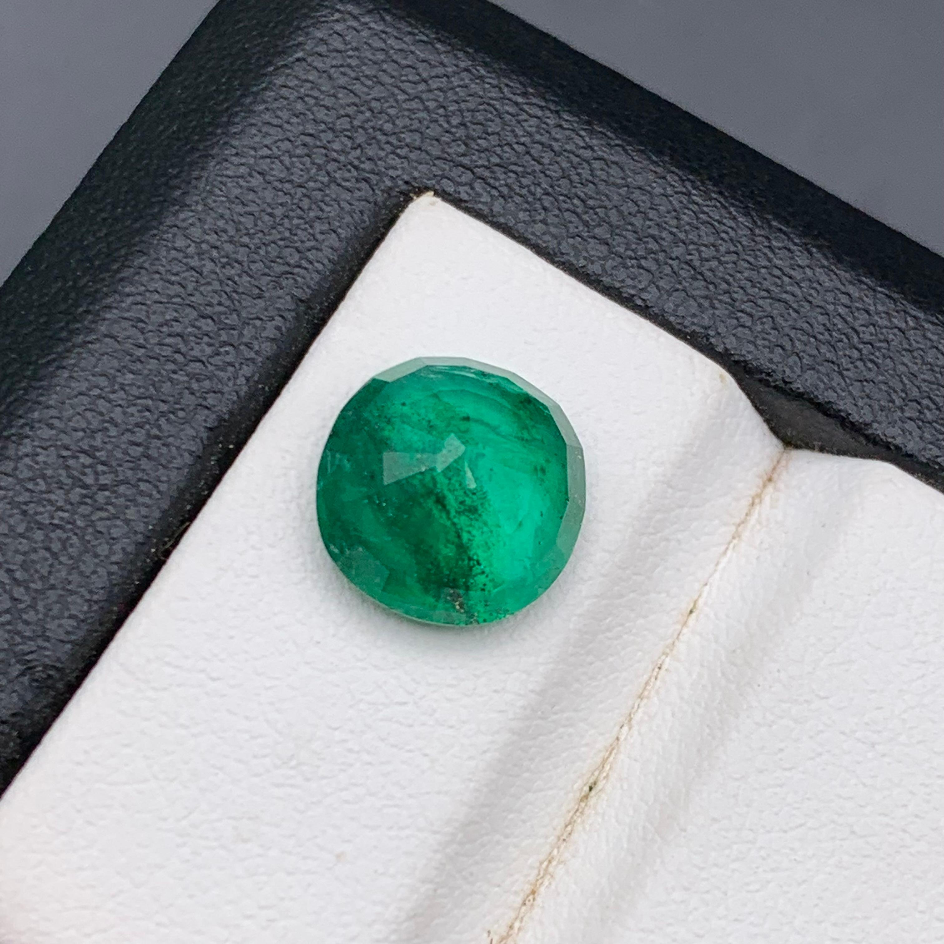 Deep Green Emerald 3.80 Ct Natural Loose Gemstone Round Cut for Ring or Jewelry In condizioni Nuovo in vendita a Peshawar, PK