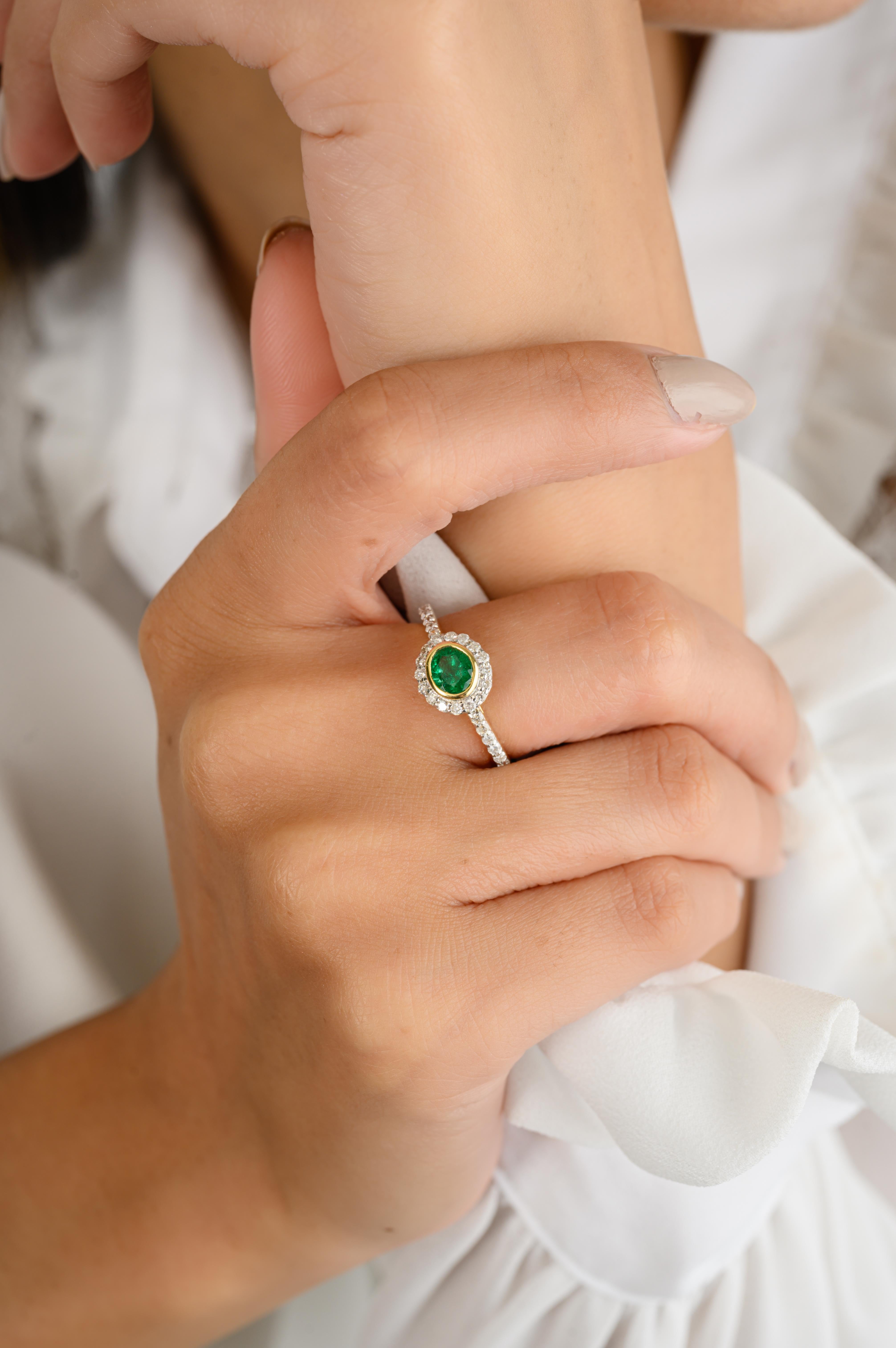 En vente :  Bague de fiançailles de Zambie avec halo de diamants en or jaune massif 14 carats 6