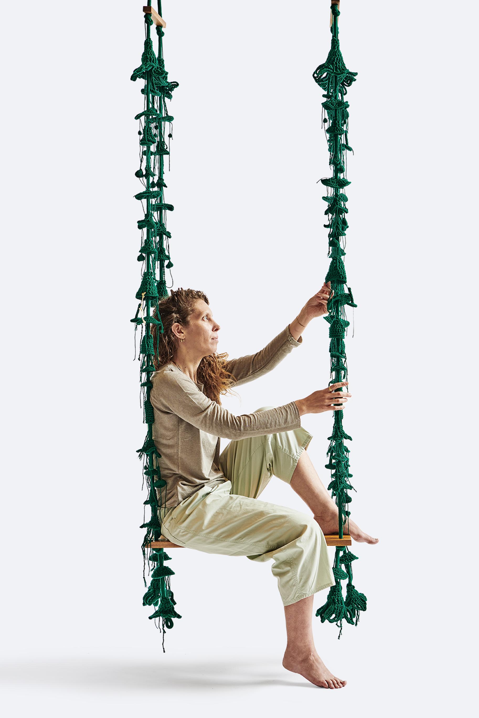 The iota outdoor swing is inspired by climbing plants and branches in the summer, when the weather is dry. The colors are inspired by a Scandinavian pallet, dunes and naked trees. They aim to take the user to a wild, natural, fantastic place. The