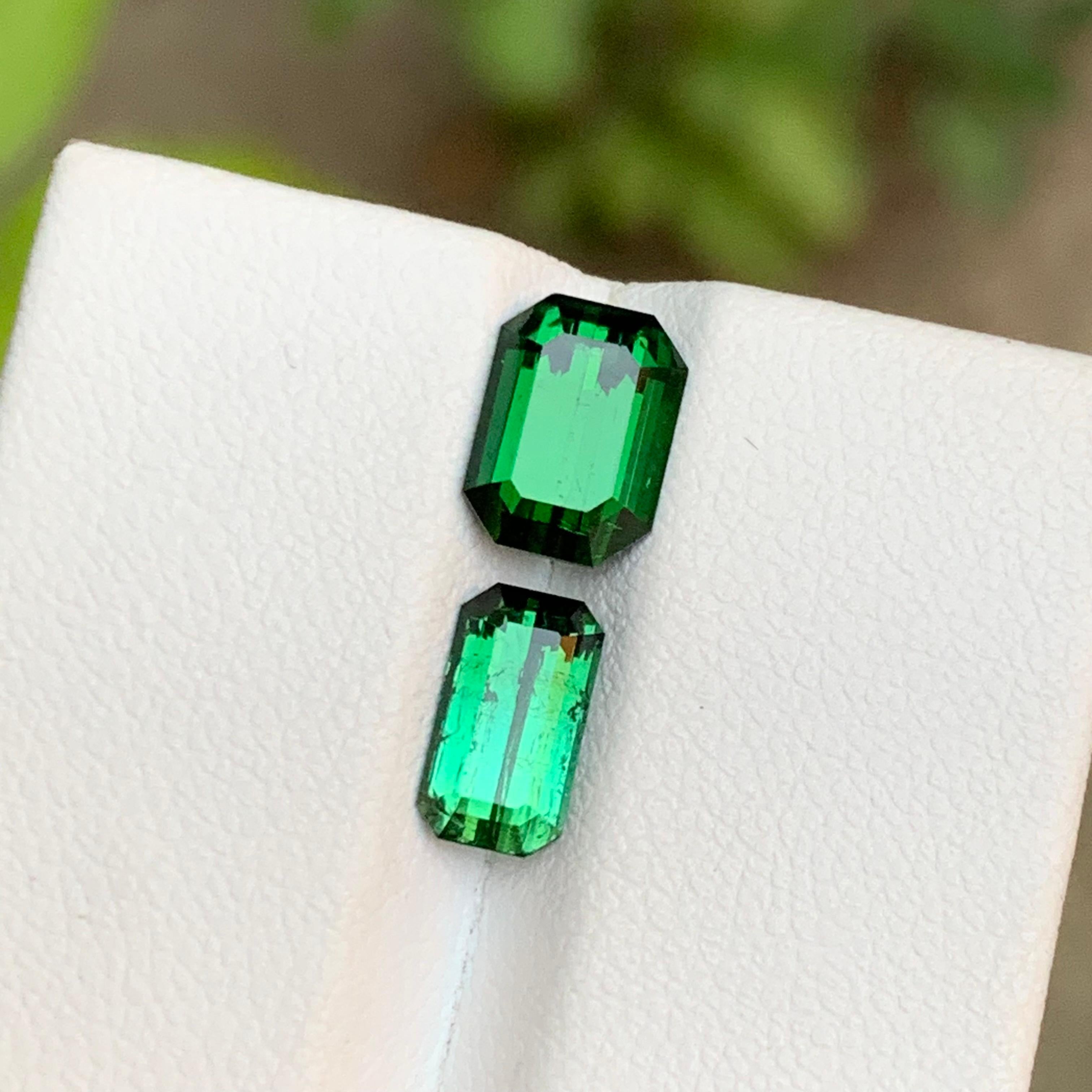 Tiefgrüner & hellblauer grüner Turmalin Edelsteine mit 3,25 Karat im Smaragdschliff  Ring im Angebot 3