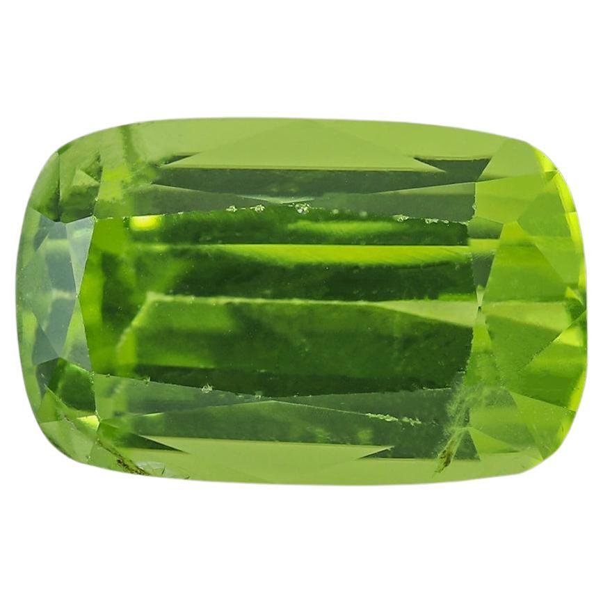 Pierre de péridot vert profond naturel de 4,05 carats Pierre de péridot pour bijoux en vente