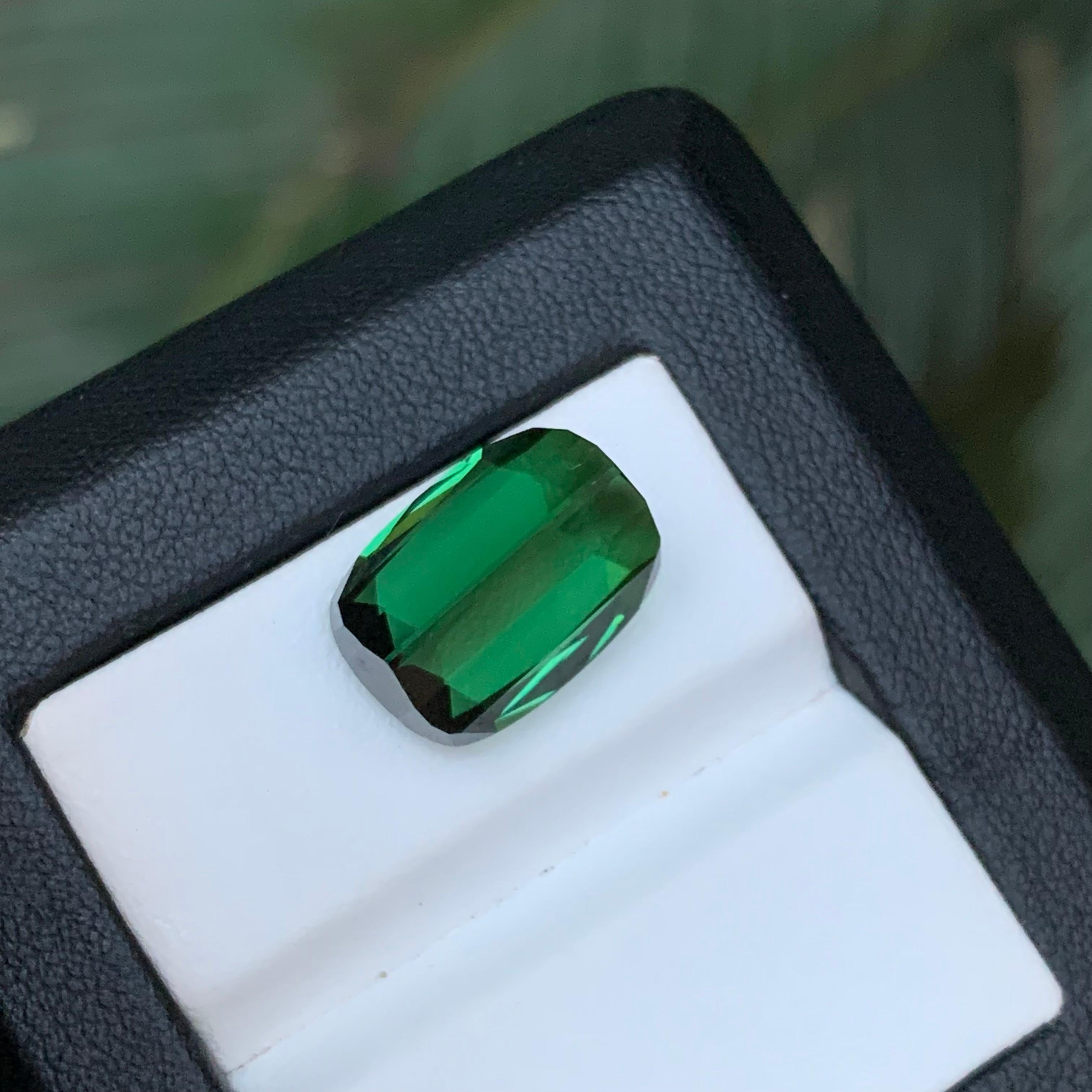 Bague en tourmaline naturelle vert foncé, pierre précieuse non sertie 11.25 carats, taille coussin en vente 1