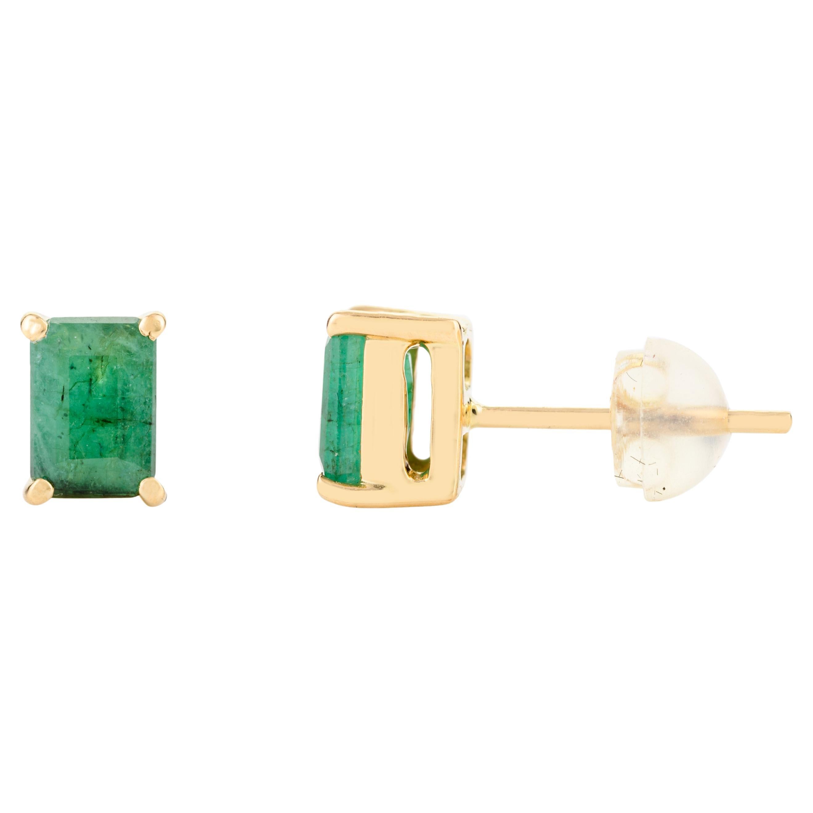 Clous d'oreilles octogonales en or jaune massif 18 carats en vente