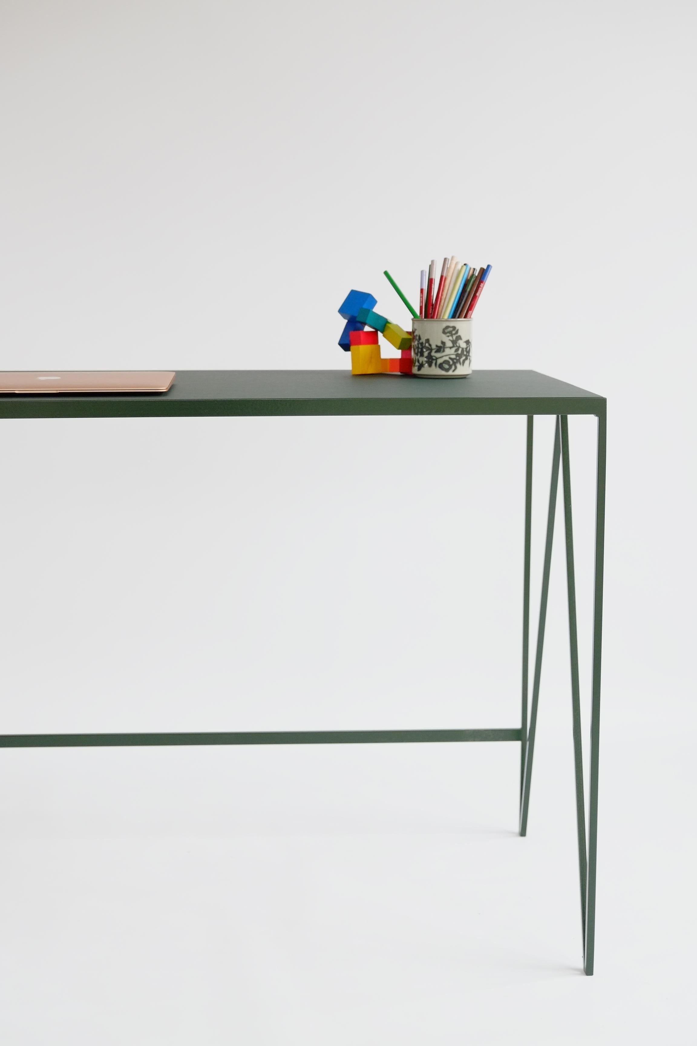 Bureau d'étude vert profond avec plateau de table en linoléum naturel, personnalisable en vente 1