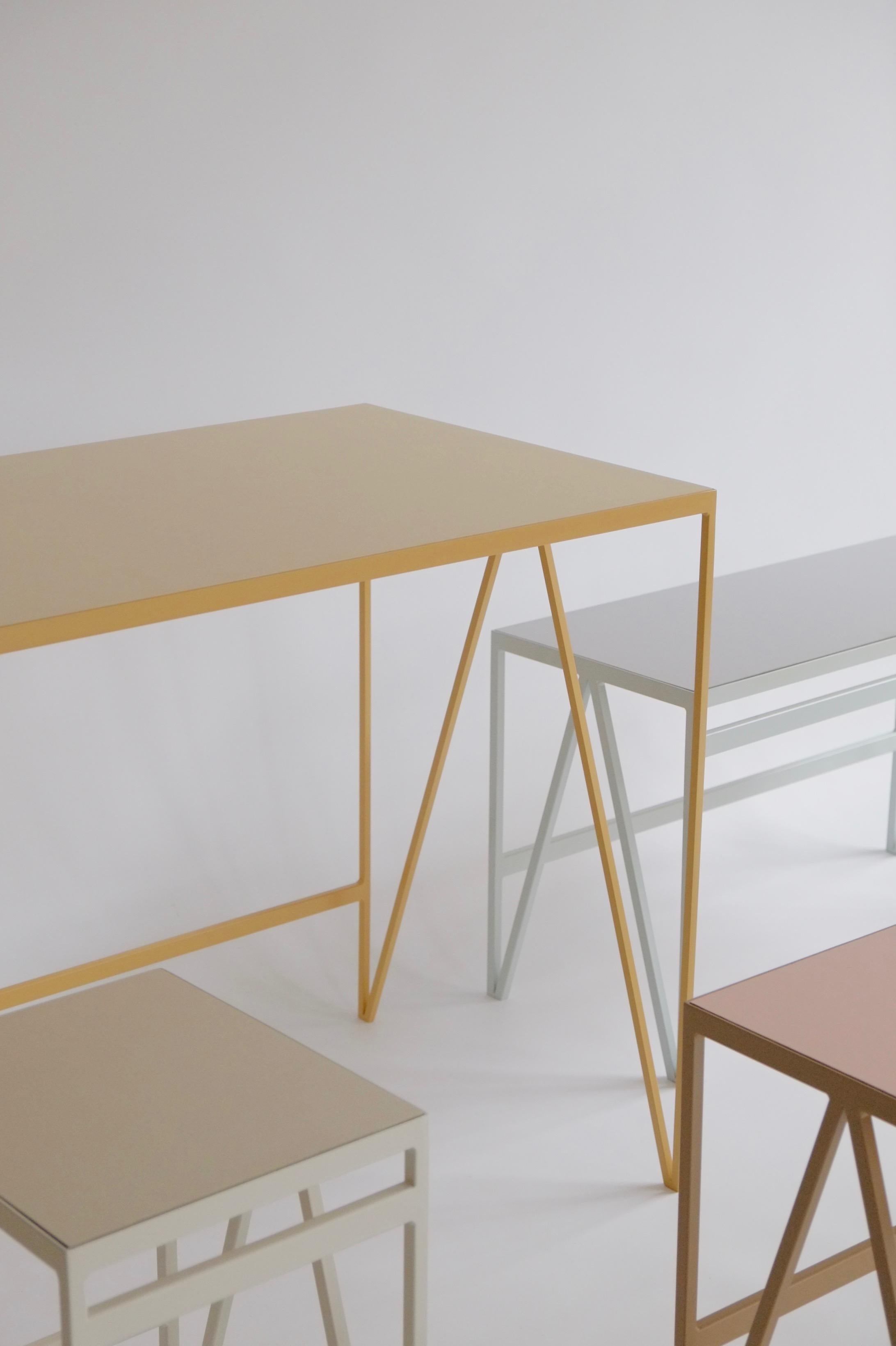 Scrivania da studio verde intenso con piano in linoleum naturale, personalizzabile in vendita 6