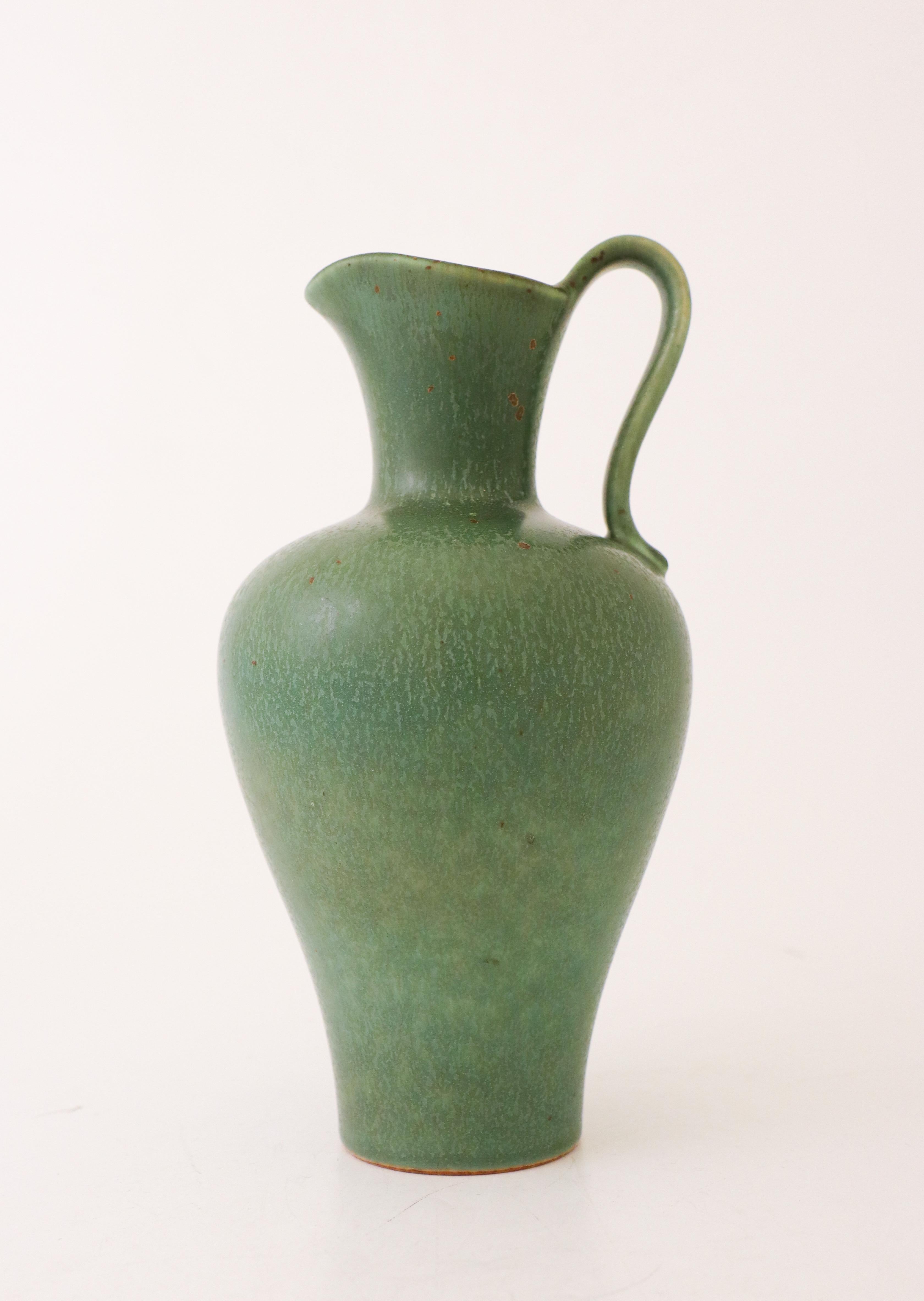 Vernissé Vase vert foncé, Gunnar Nylund, Rörstrand, 1950s, Mid-Century Vintage en vente