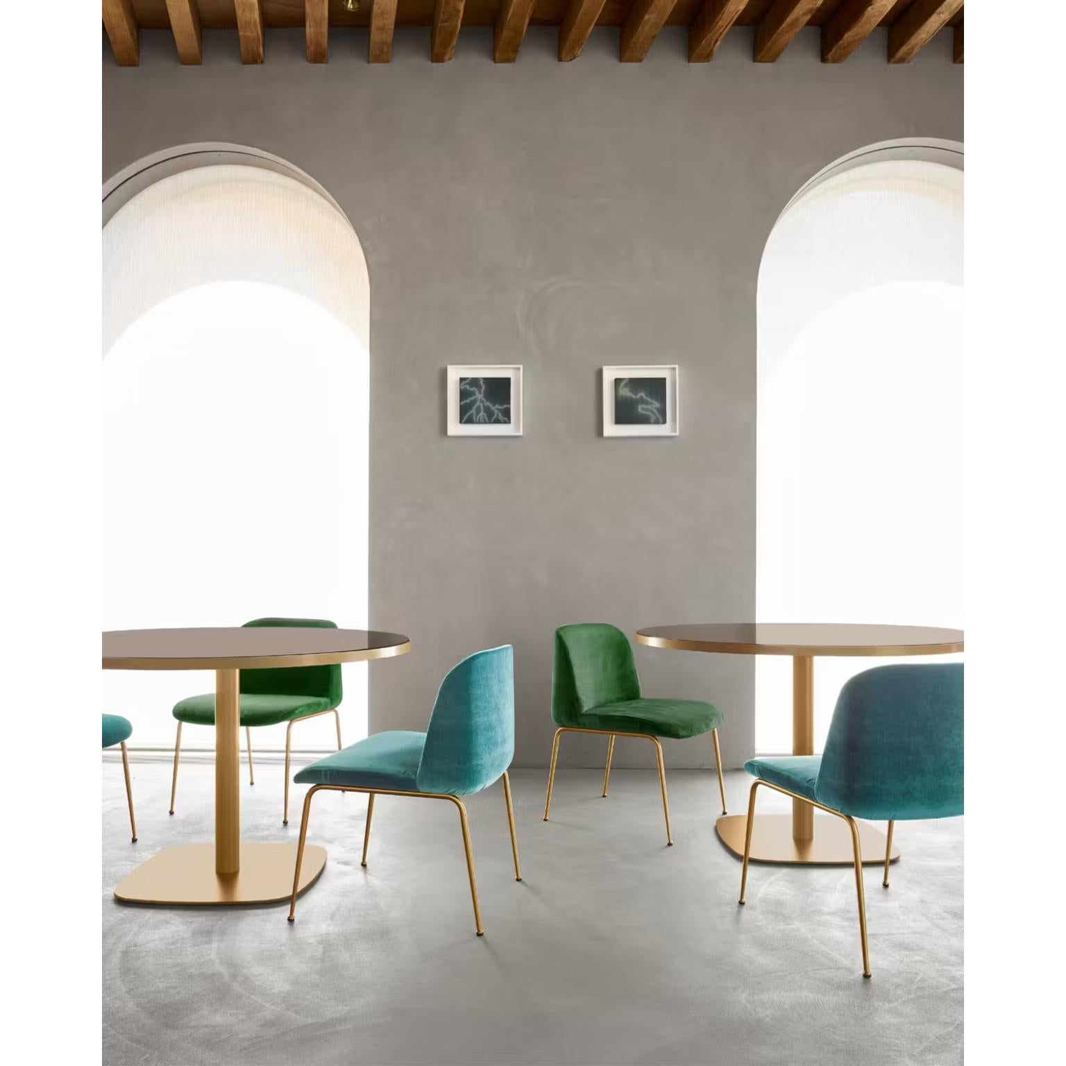 Sillón tapizado con reposabrazos Deep Hospitality Visitor by Quinti Sedute Posmoderno en venta
