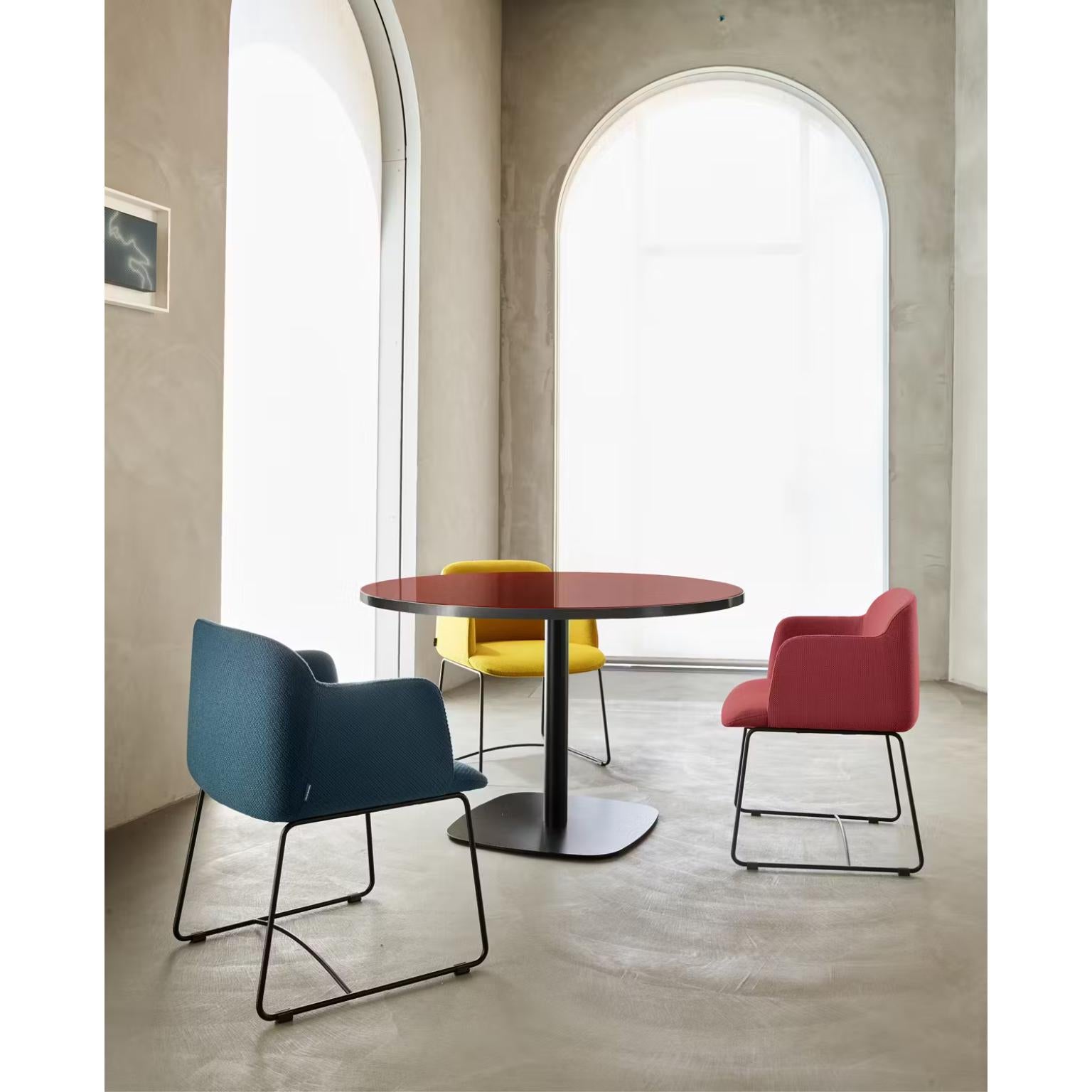 Sillón tapizado con reposabrazos Deep Hospitality Visitor by Quinti Sedute en Nuevo estado para la venta en Geneve, CH