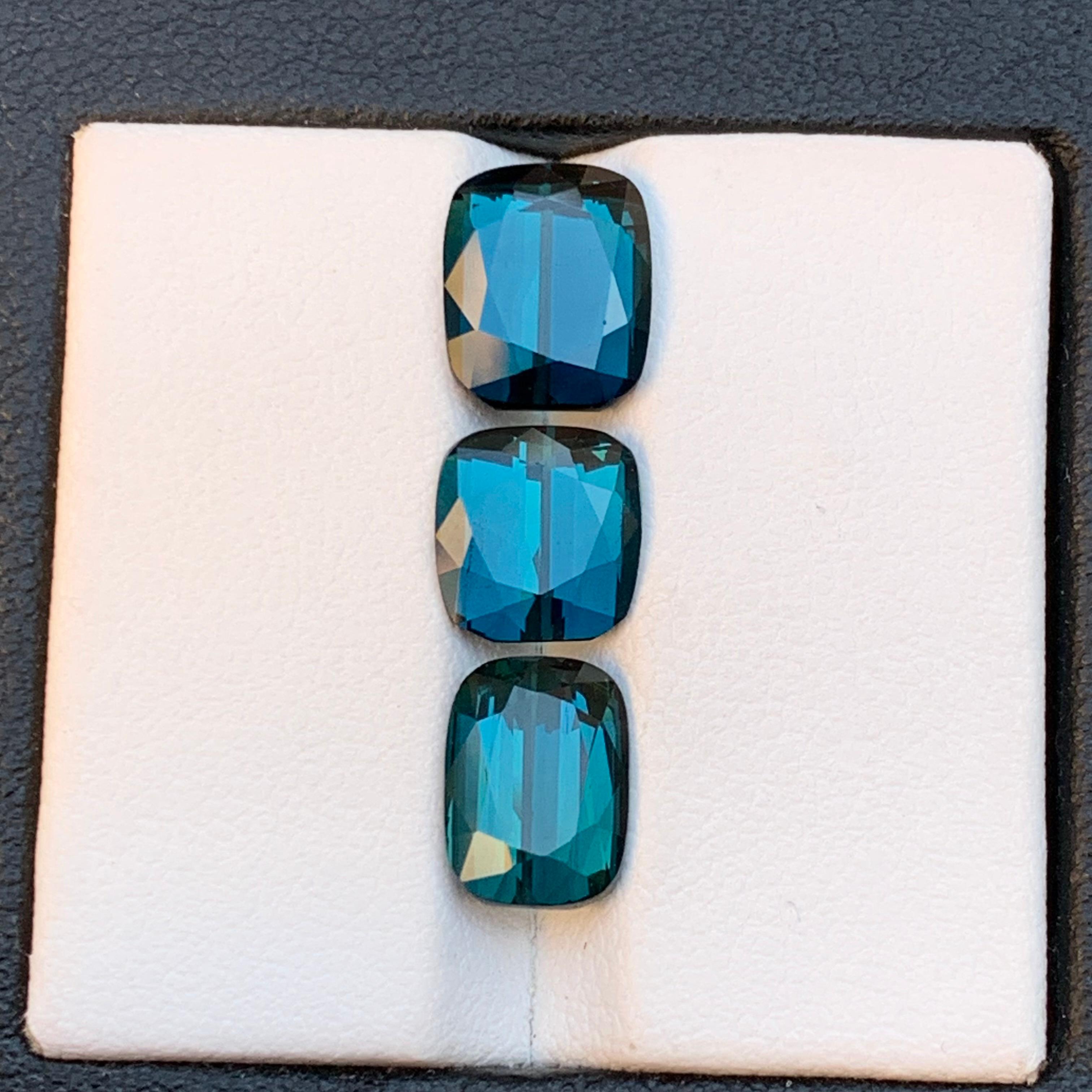 Contemporaneo Gemme sciolte di tormalina naturale blu intenso Indicolite Lotto 7,40 Ct Taglio Cuscino in vendita