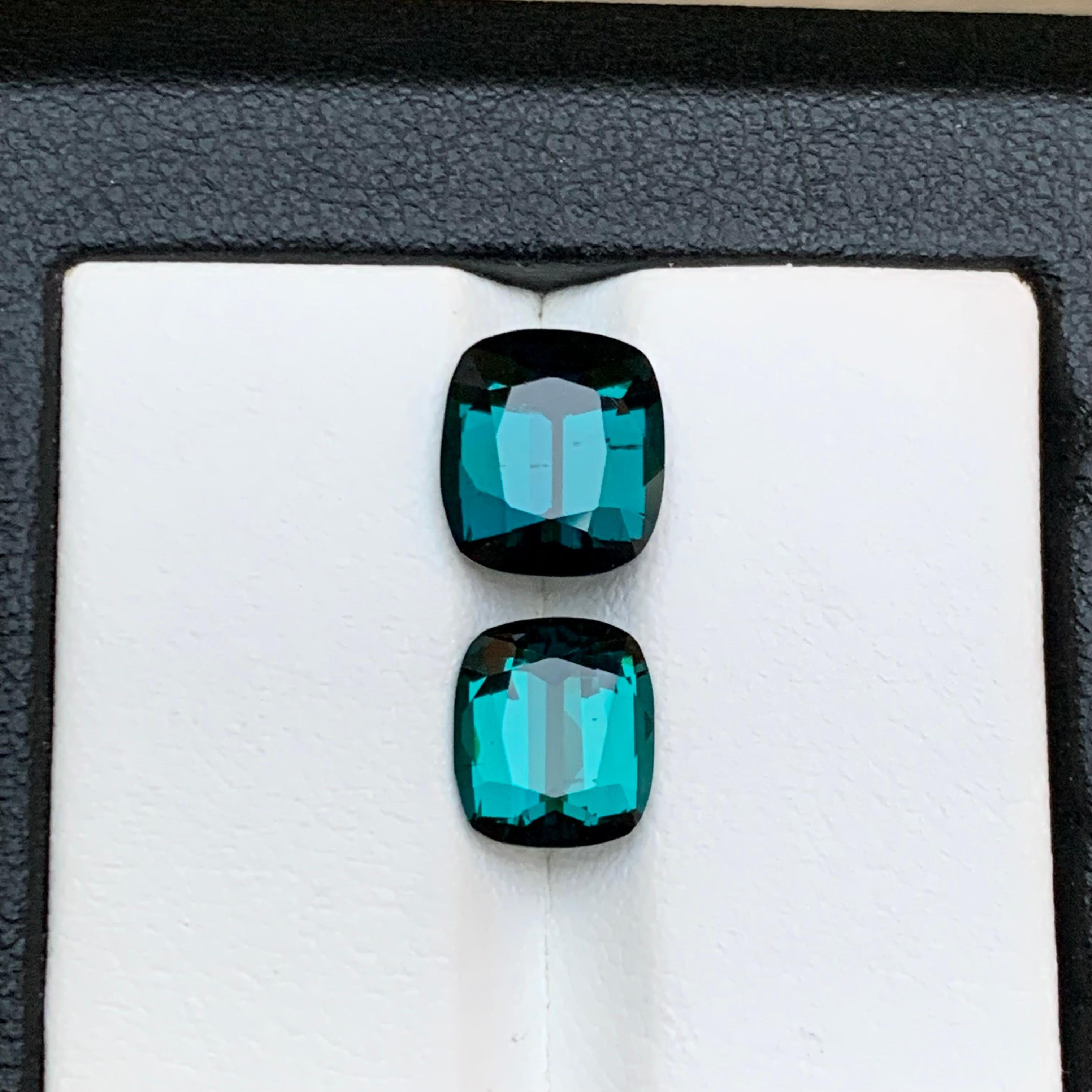Contemporain Bague en tourmaline naturelle bleu indicolite profond de 5,40 carats, taille coussin en vente