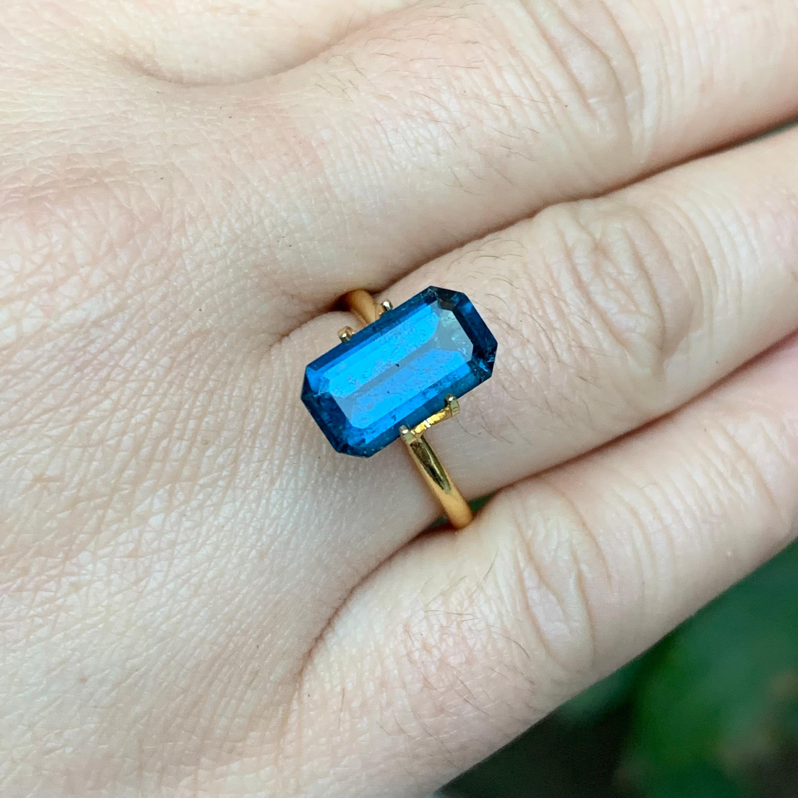 Deep Inky Blue Natural Tourmaline Ring Loose Gemstone 3 Ct Emerald Cut-Jewelry In New Condition For Sale In Peshawar, PK