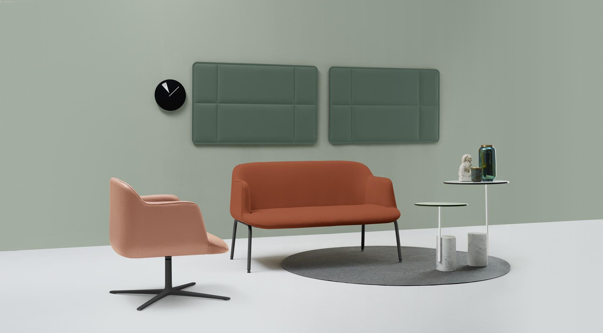 Italian Deep Lounge Armchair With Armrests in Leather & Aluminum by Quinti Sedute For Sale