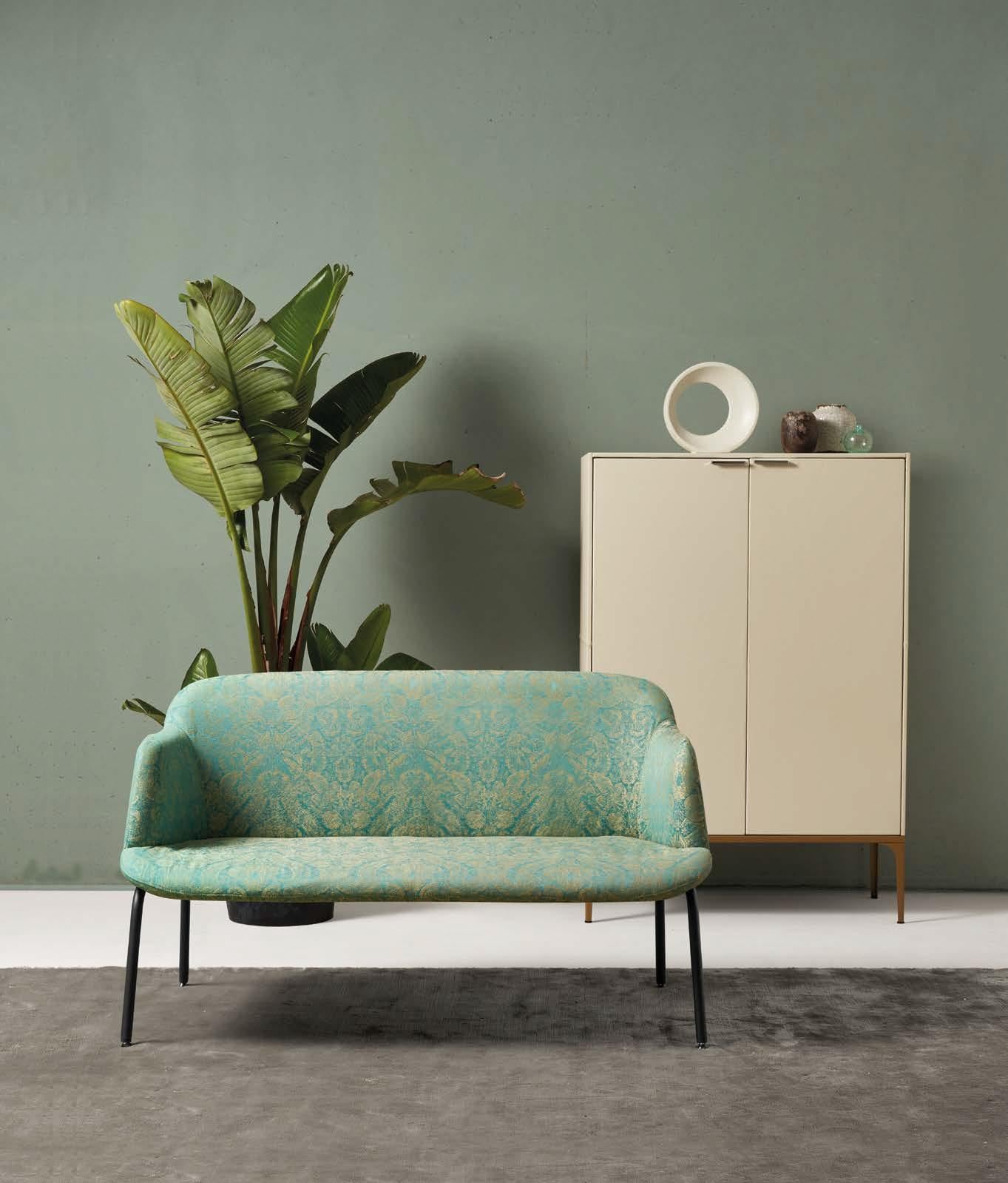 Deep Lounge Armchair With Armrests in Leather & Aluminum by Quinti Sedute For Sale 1