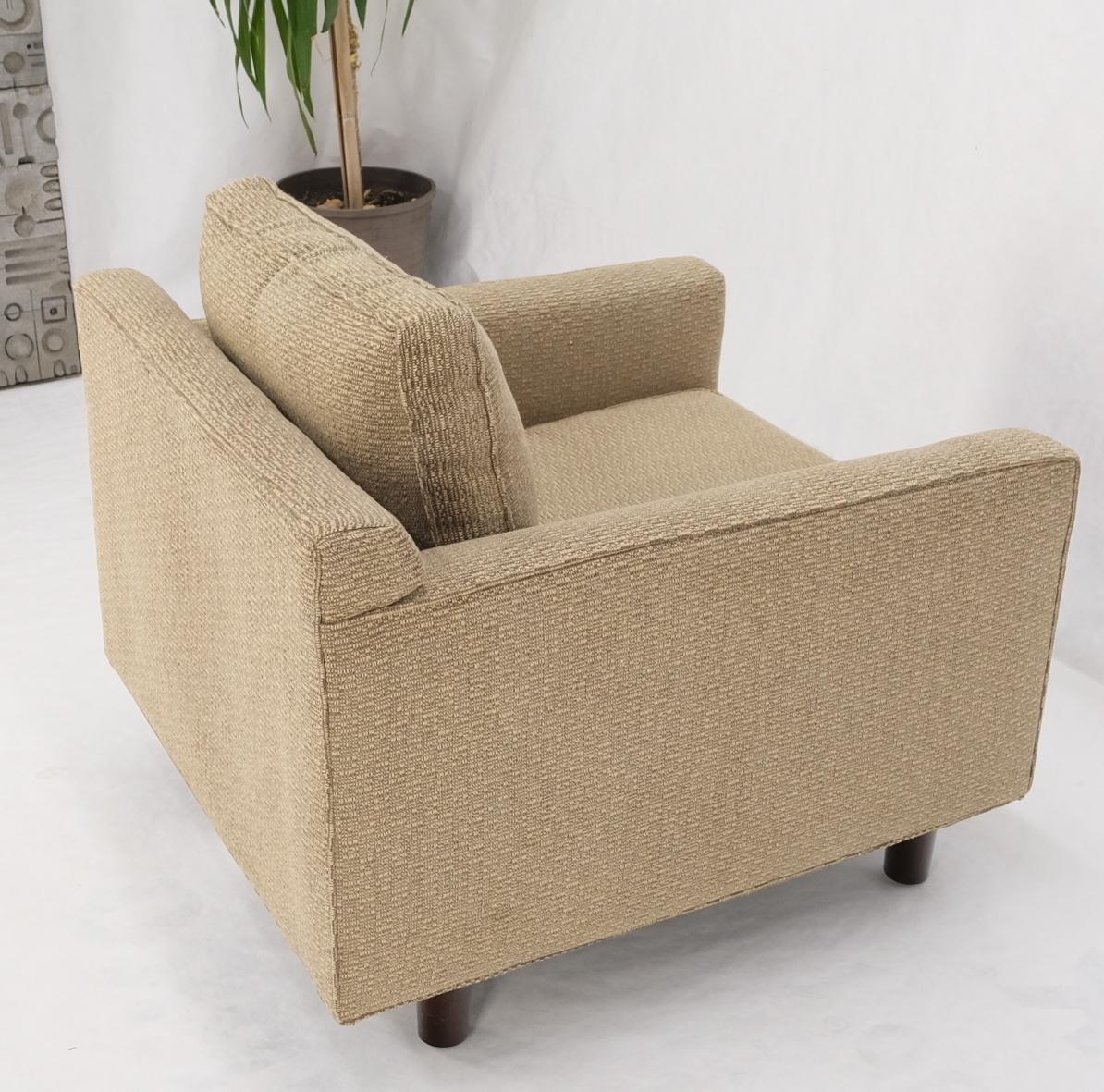 Deep Oatmeal Fabric Upholstery Contemporary Lounge Chair on Dowel Legs For Sale 8
