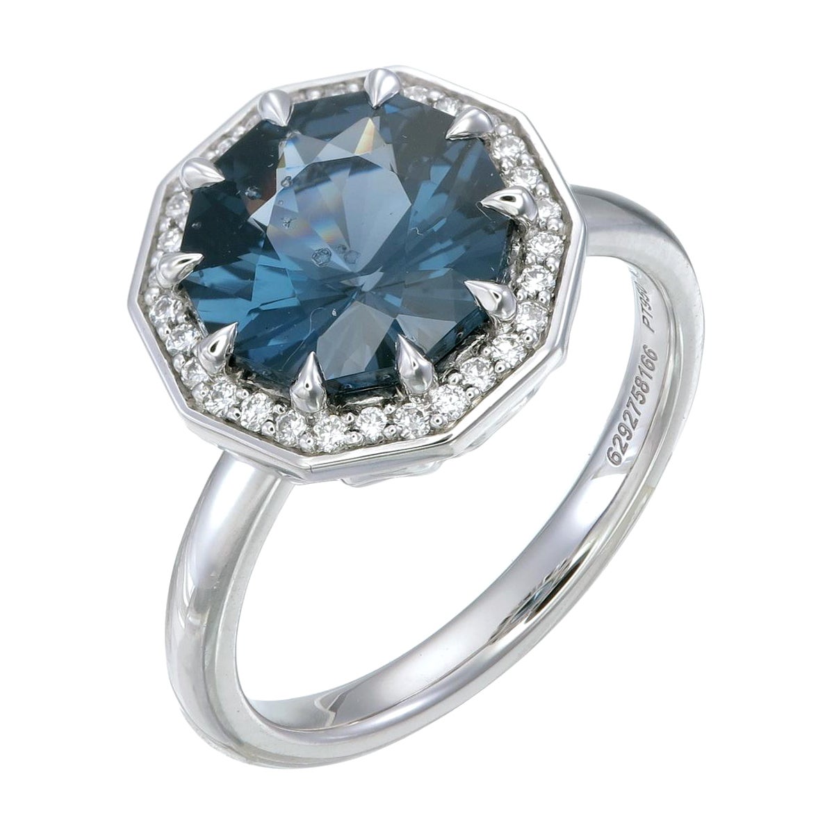 Colmillos del Océano Profundo" - Anillo de platino con espinela azul y diamantes en venta