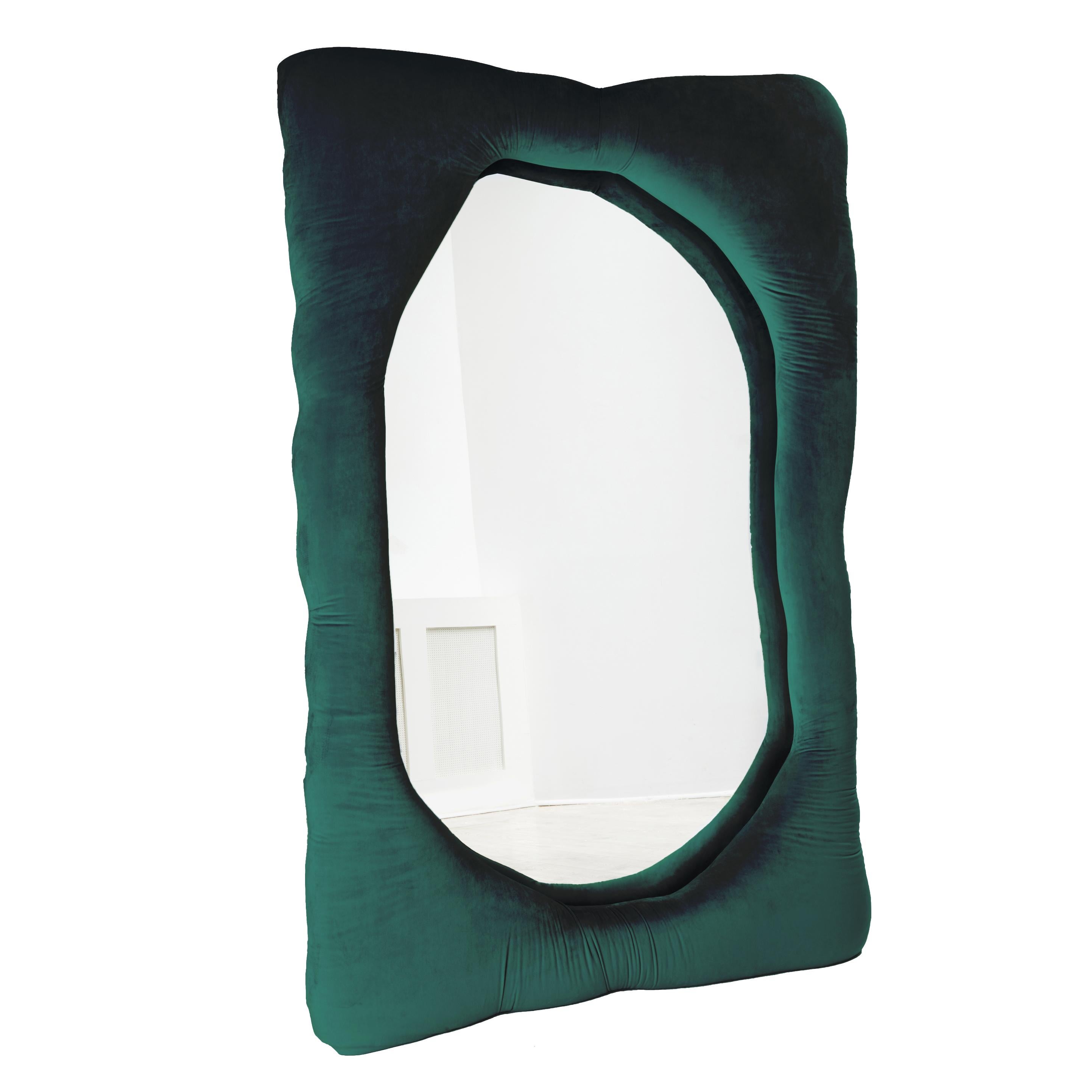 Miroir biomorphique par Brandi Howe

Tissu en velours, miroir, bois

Illustration : 68 × 45 × 5 in
Autre format disponible : 60 × 15 × 5 in

À la fois doux et audacieux, le miroir Biomorphic de Brandi Howe est une pièce sculpturale qui brouille la