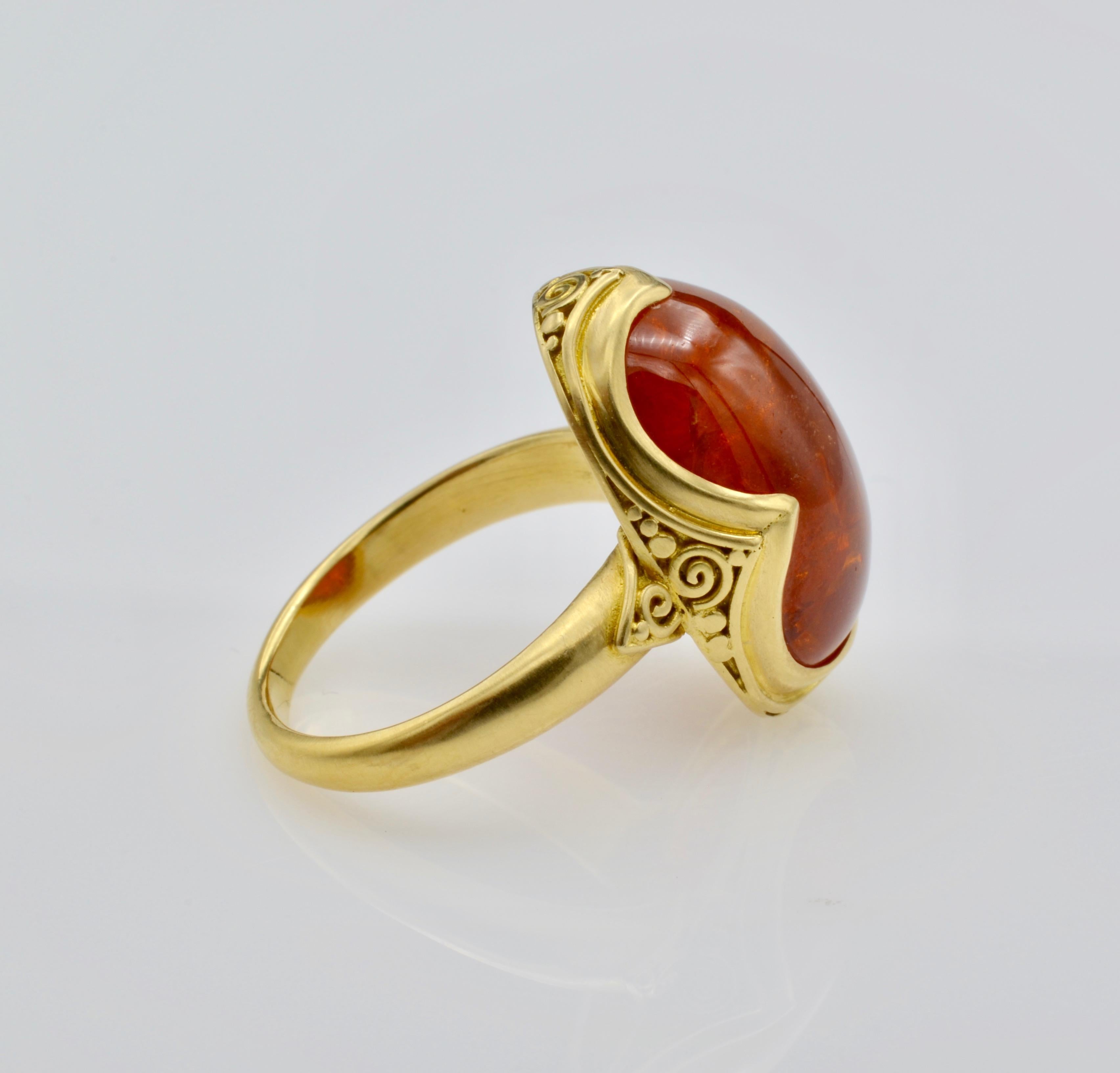 Women's or Men's Deep Orange 9.80 Carats Tourmaline Cabochon 18 Karat Granulated Gold Ring For Sale