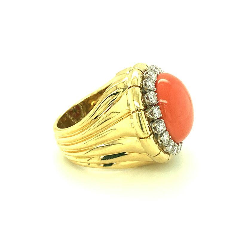Cabochon Deep Pink Coral and Diamond Ring in 18K Yellow Gold, circa 1970s For Sale