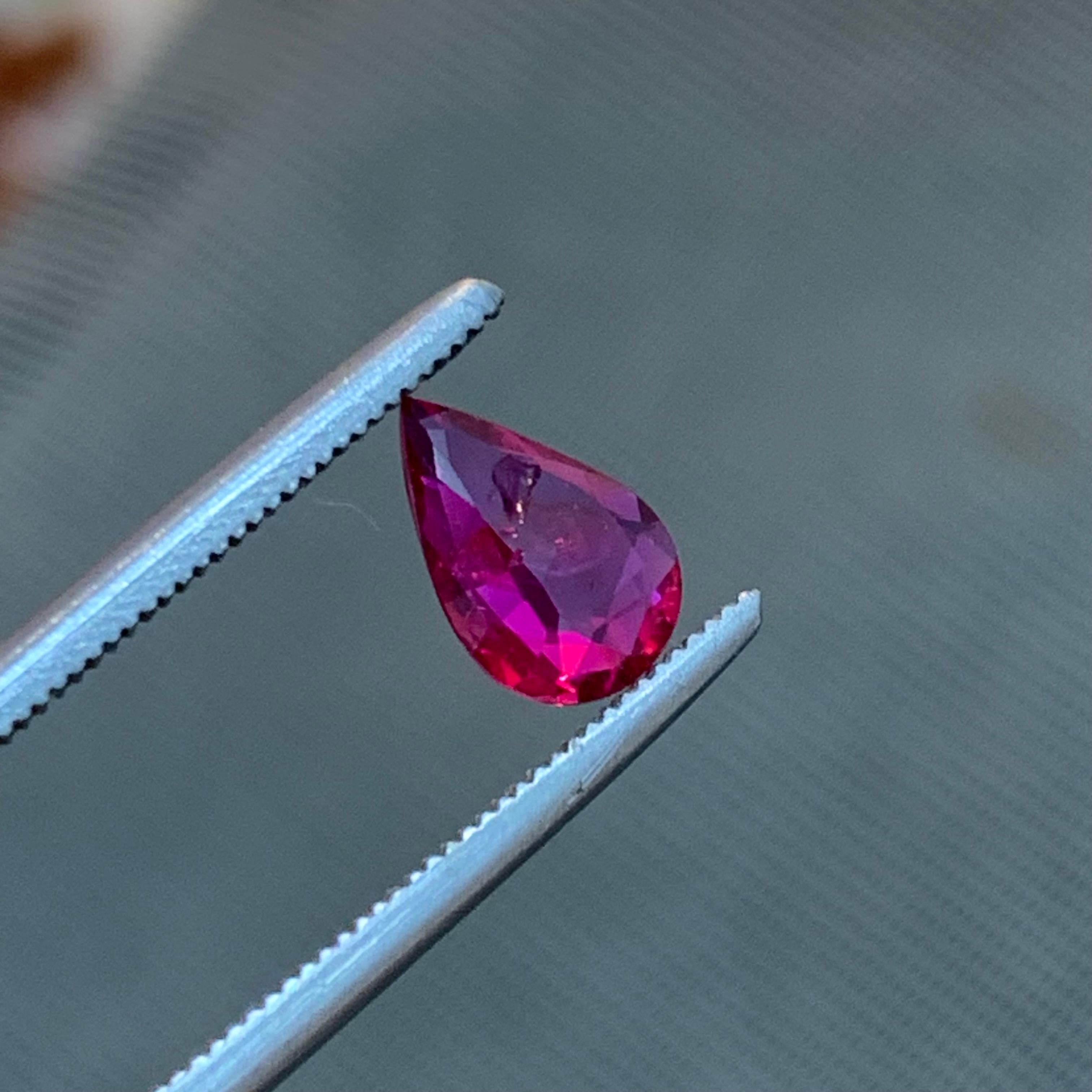 Deep Pink rötlichen Farbton natürlichen Rubin Ring Edelstein 1,10 Ct Pear Drop Form-Schmuck im Angebot 1