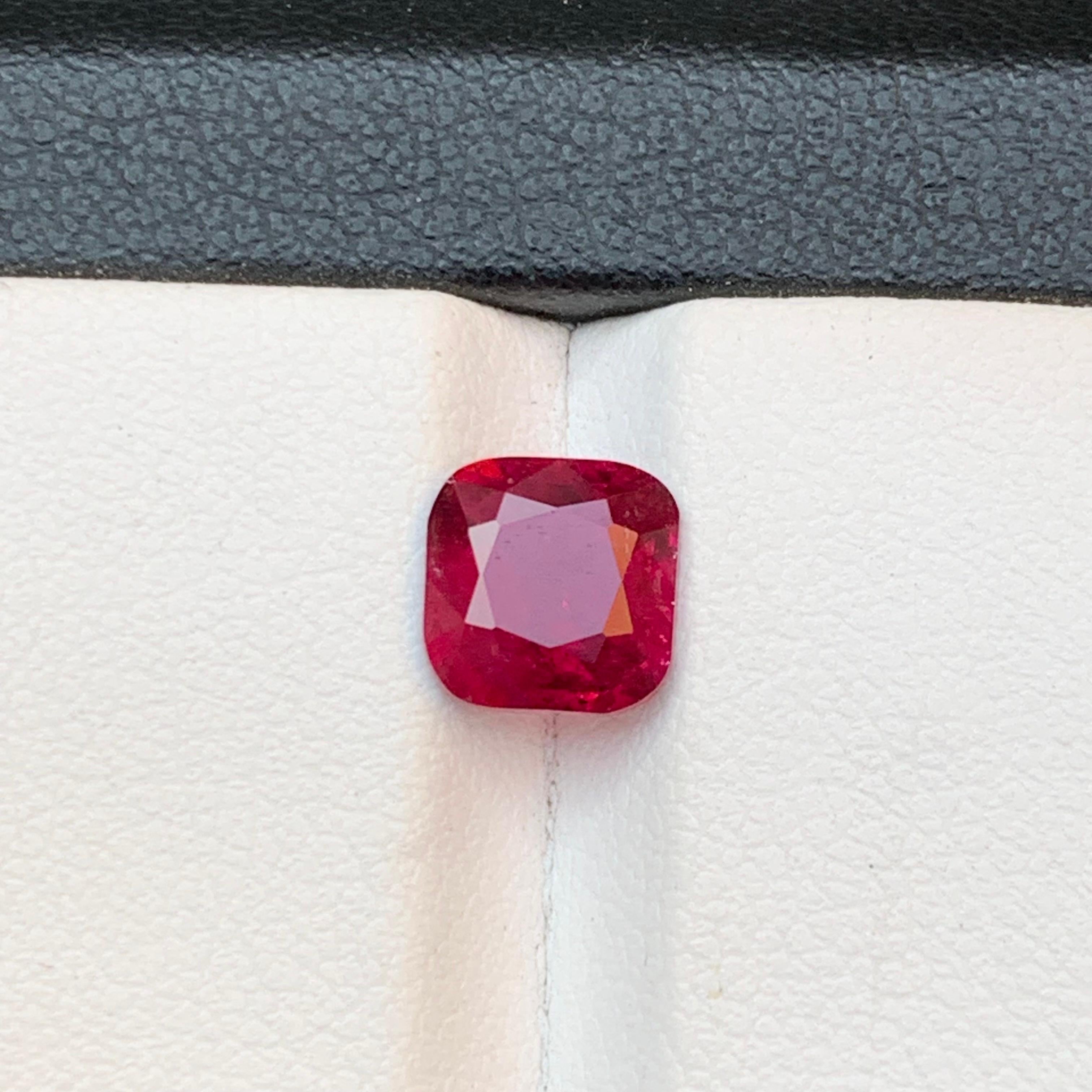 Deep Pinkish Red Natural Rubellite Turmalin Ring Lose Edelstein 1,60 Ct Jewel für Damen oder Herren im Angebot