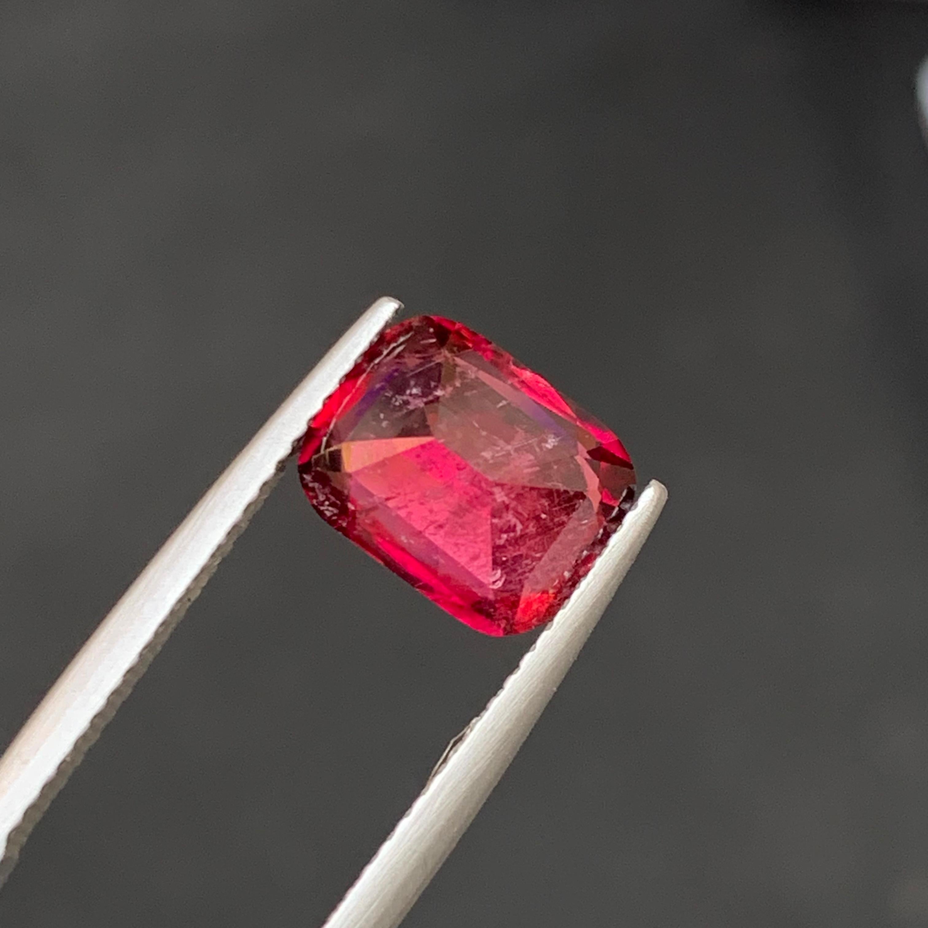 Deep Pinkish Red Natural Rubellite Tourmaline Ring Loose Gemstone 3.10 Ct-Jewel For Sale 5