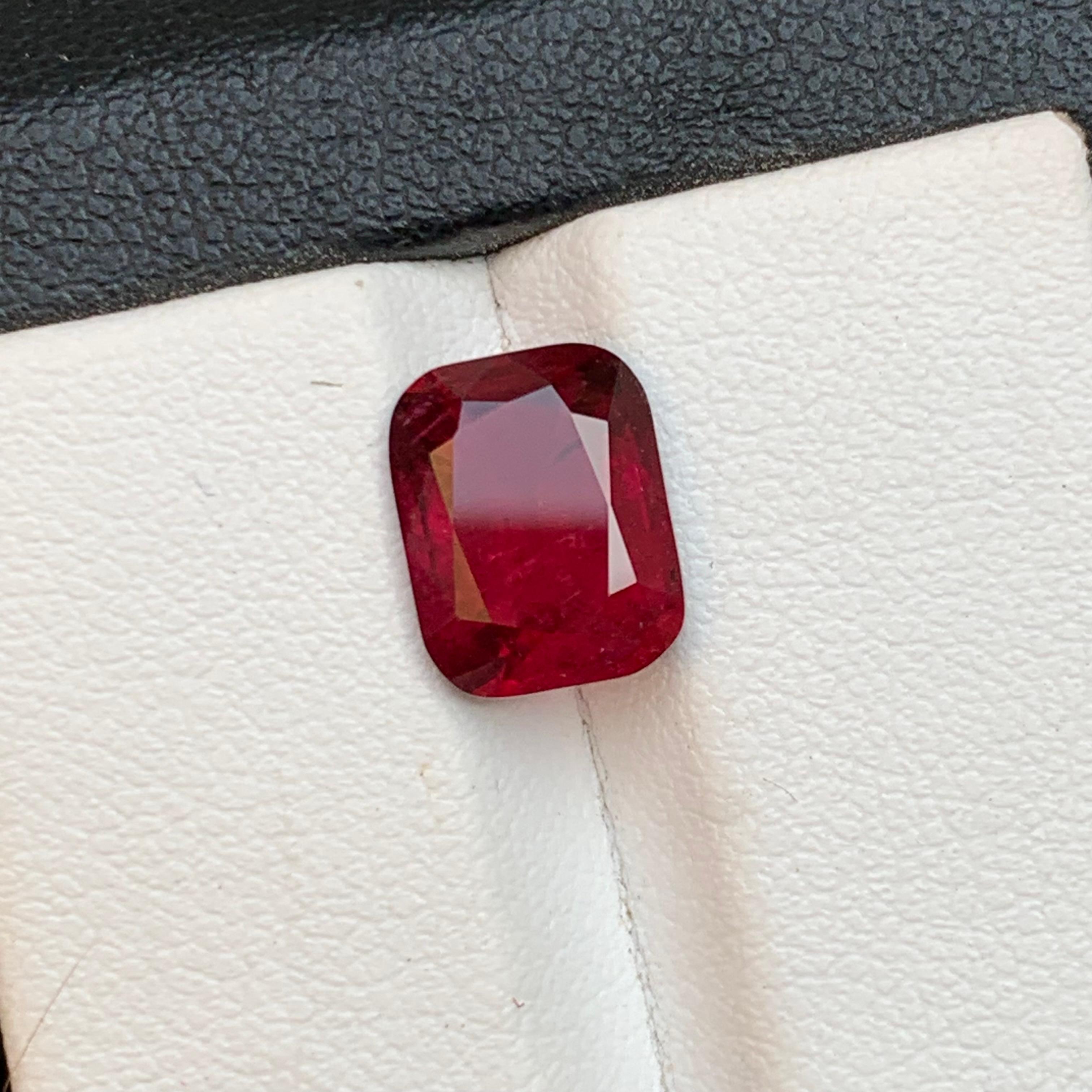 Deep Pinkish Red Natural Rubellite Tourmaline Ring Loose Gemstone 3.10 Ct-Jewel For Sale 7