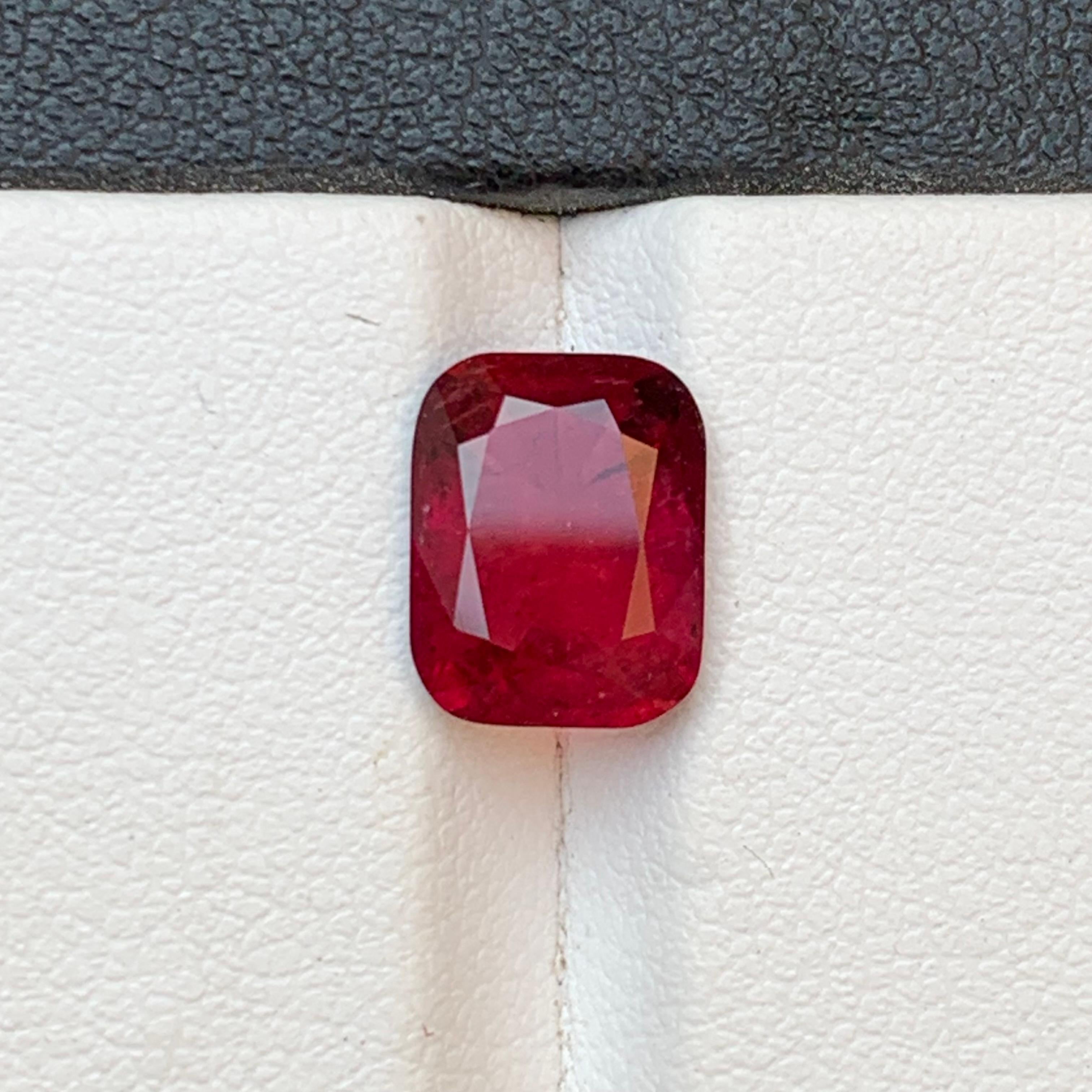 Deep Pinkish Red Natural Rubellite Tourmaline Ring Loose Gemstone 3.10 Ct-Jewel For Sale 1