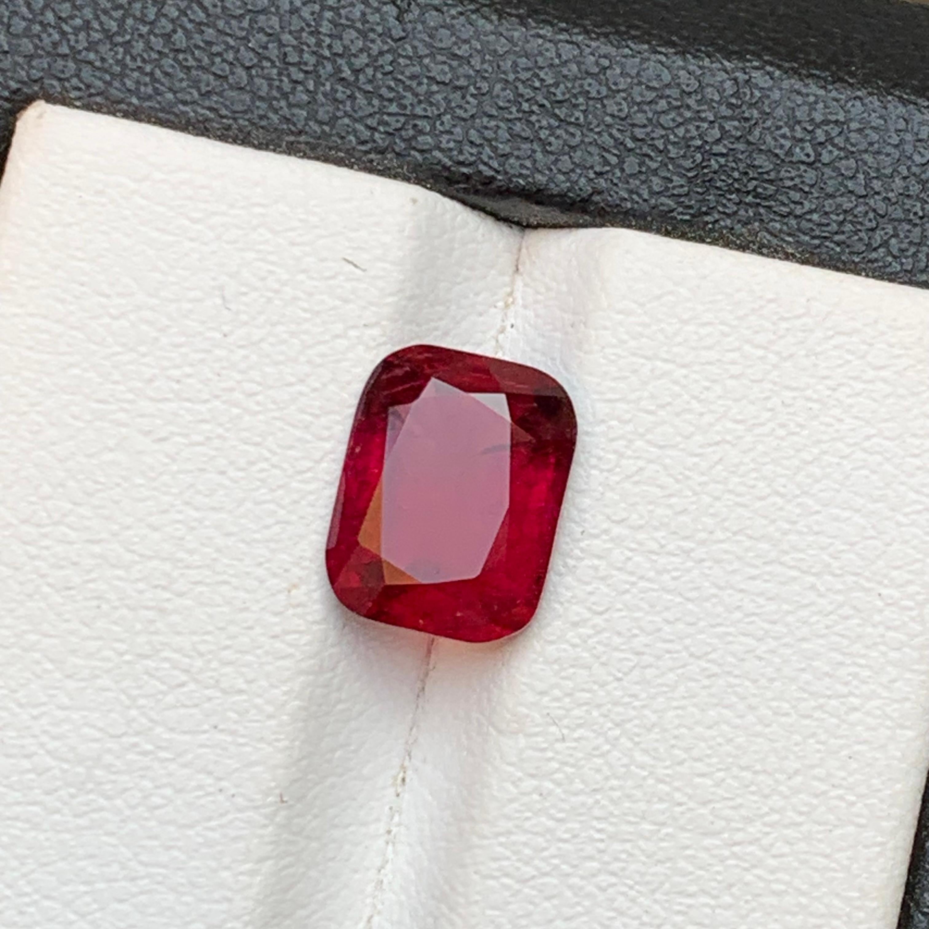 Deep Pinkish Red Natural Rubellite Tourmaline Ring Loose Gemstone 3.10 Ct-Jewel For Sale 3