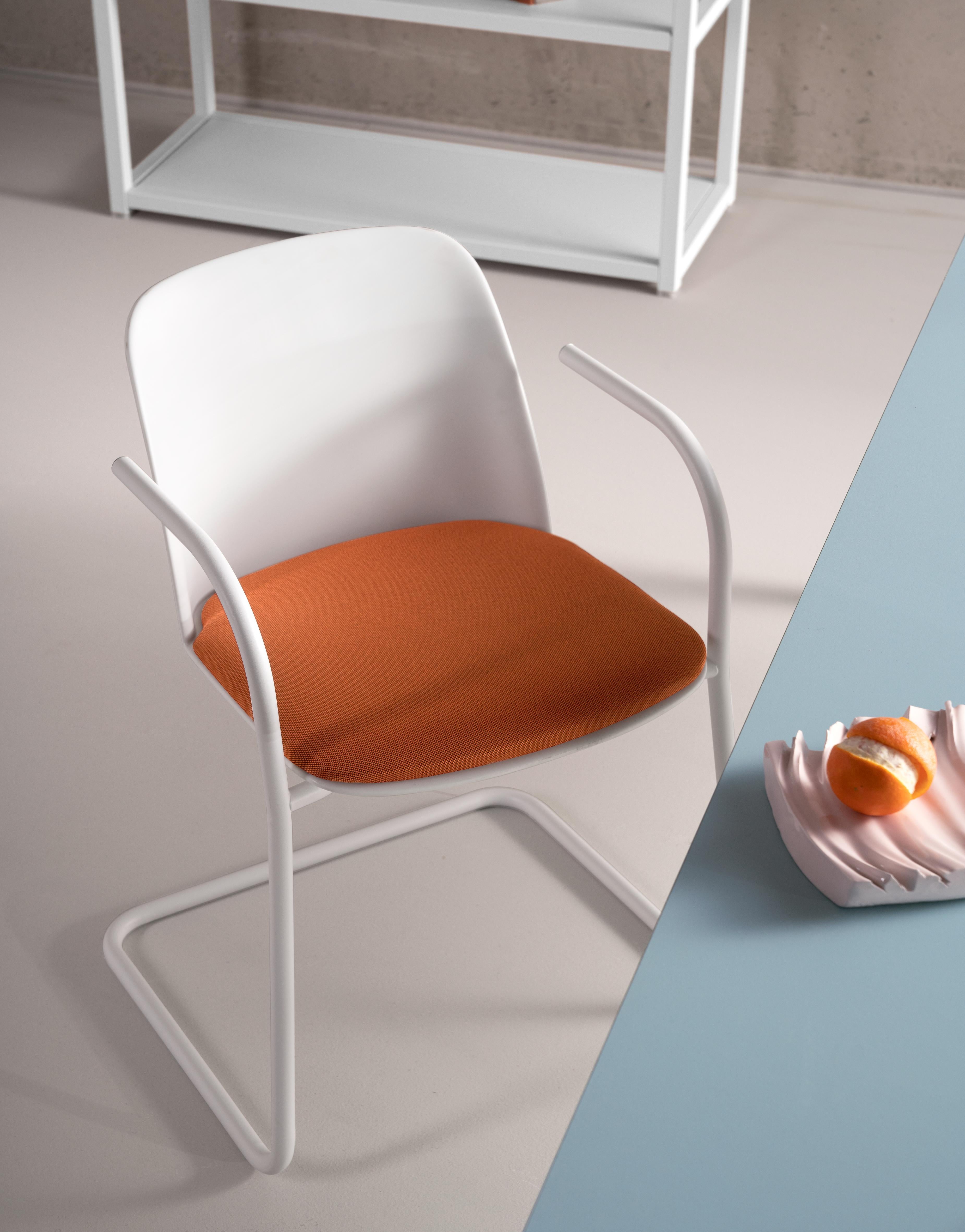 Kunststoffsessel mit Sitz aus Polypropylen und Beinen aus Wood Wood von Quinti Sedute (Sonstiges) im Angebot