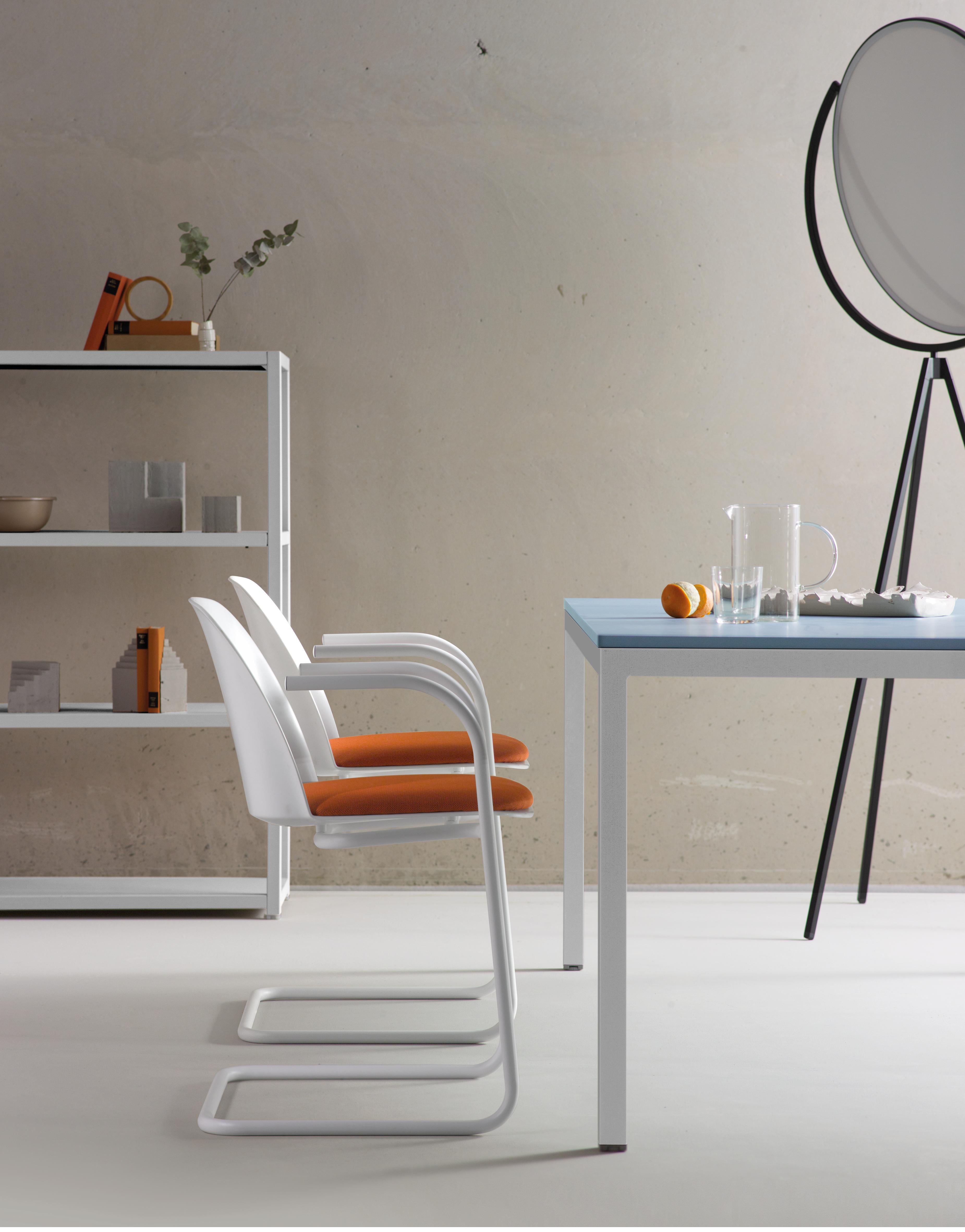Kunststoffsessel mit Sitz aus Polypropylen und Beinen aus Wood Wood von Quinti Sedute im Angebot 1